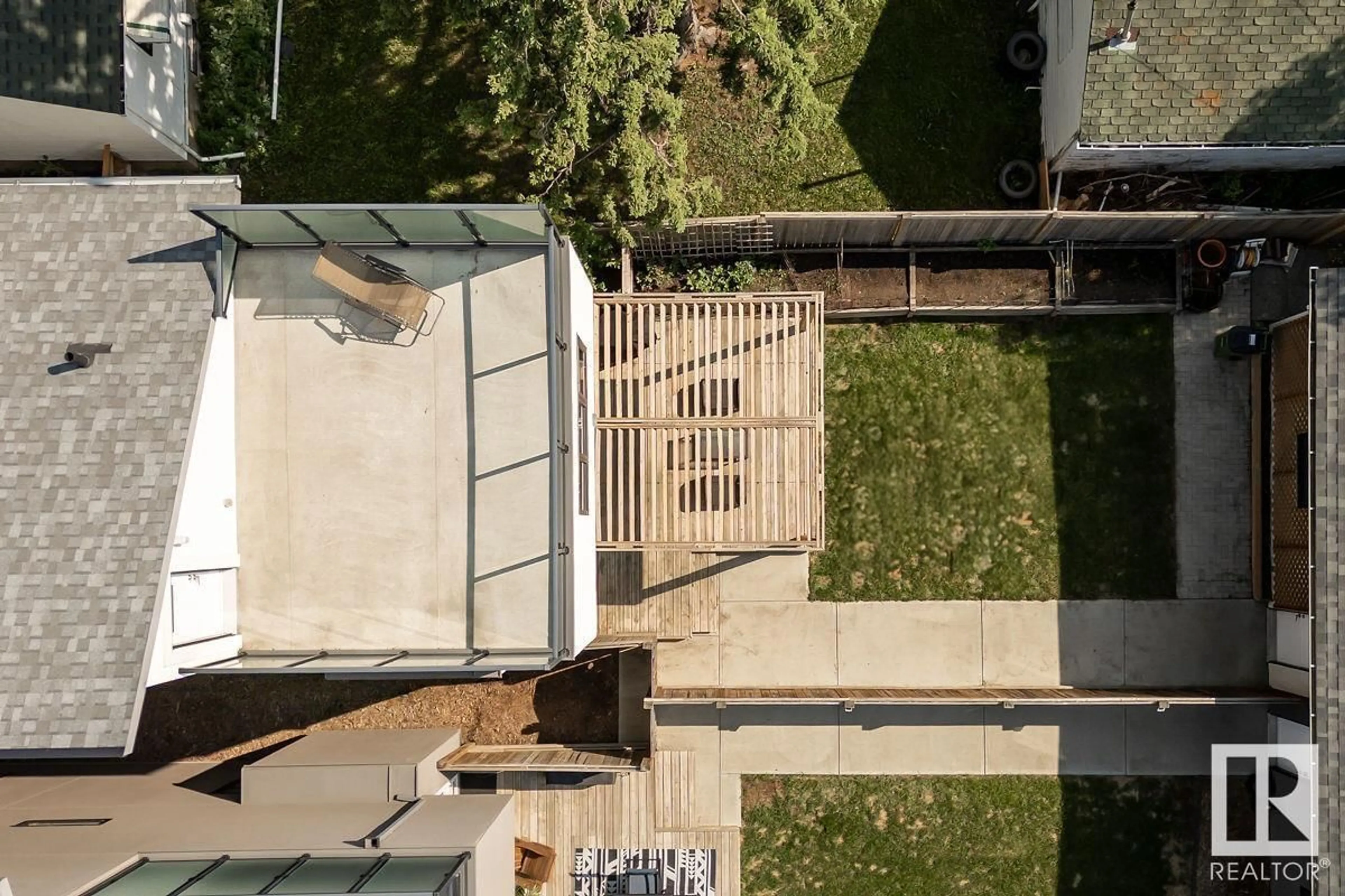 A pic from outside/outdoor area/front of a property/back of a property/a pic from drone, city buildings view from balcony for NW - 11042 131 ST, Edmonton Alberta T5M1B8