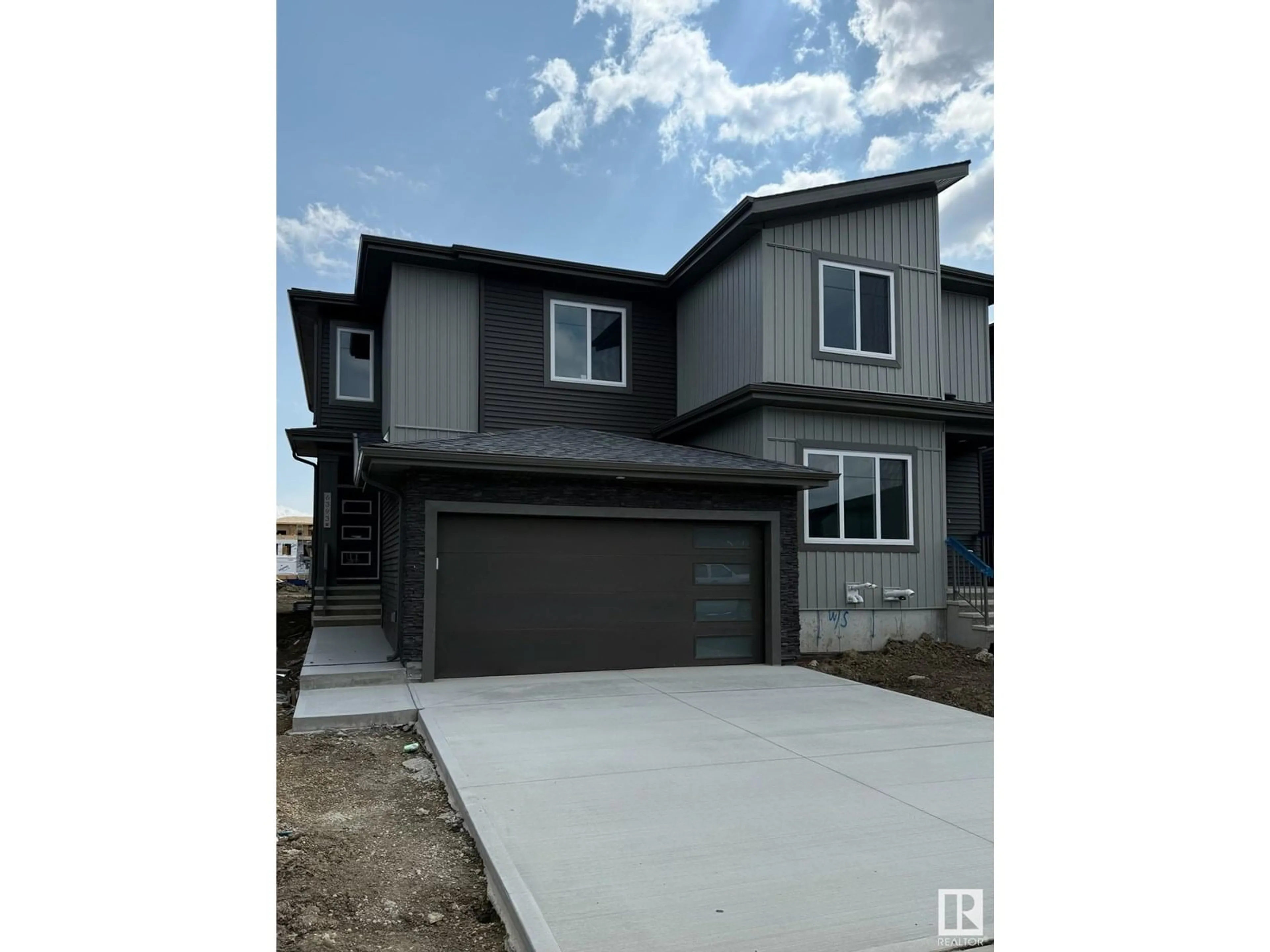 Unknown for 6393 KING WD, Edmonton Alberta T6W5J3