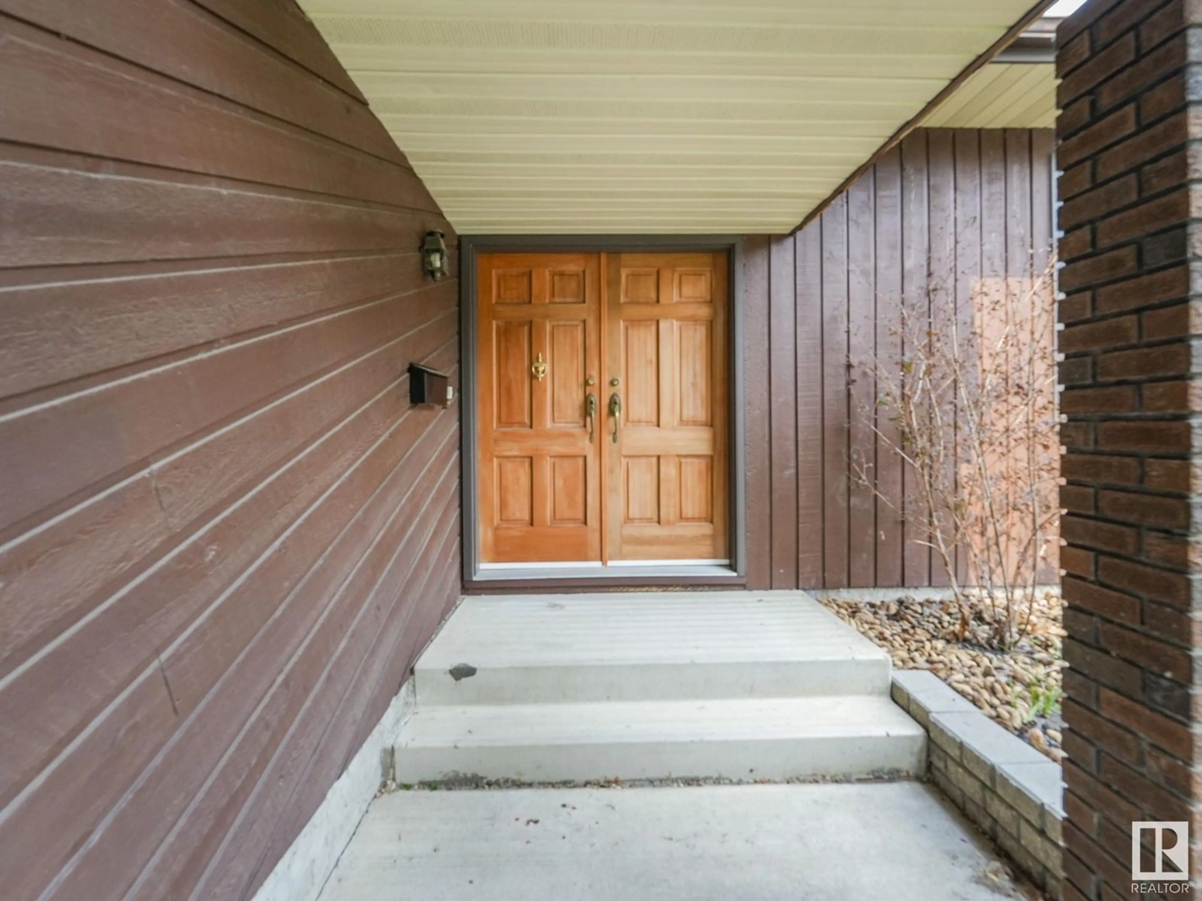 Indoor entryway for 43 WENTWORTH CR, St. Albert Alberta T8N3G7