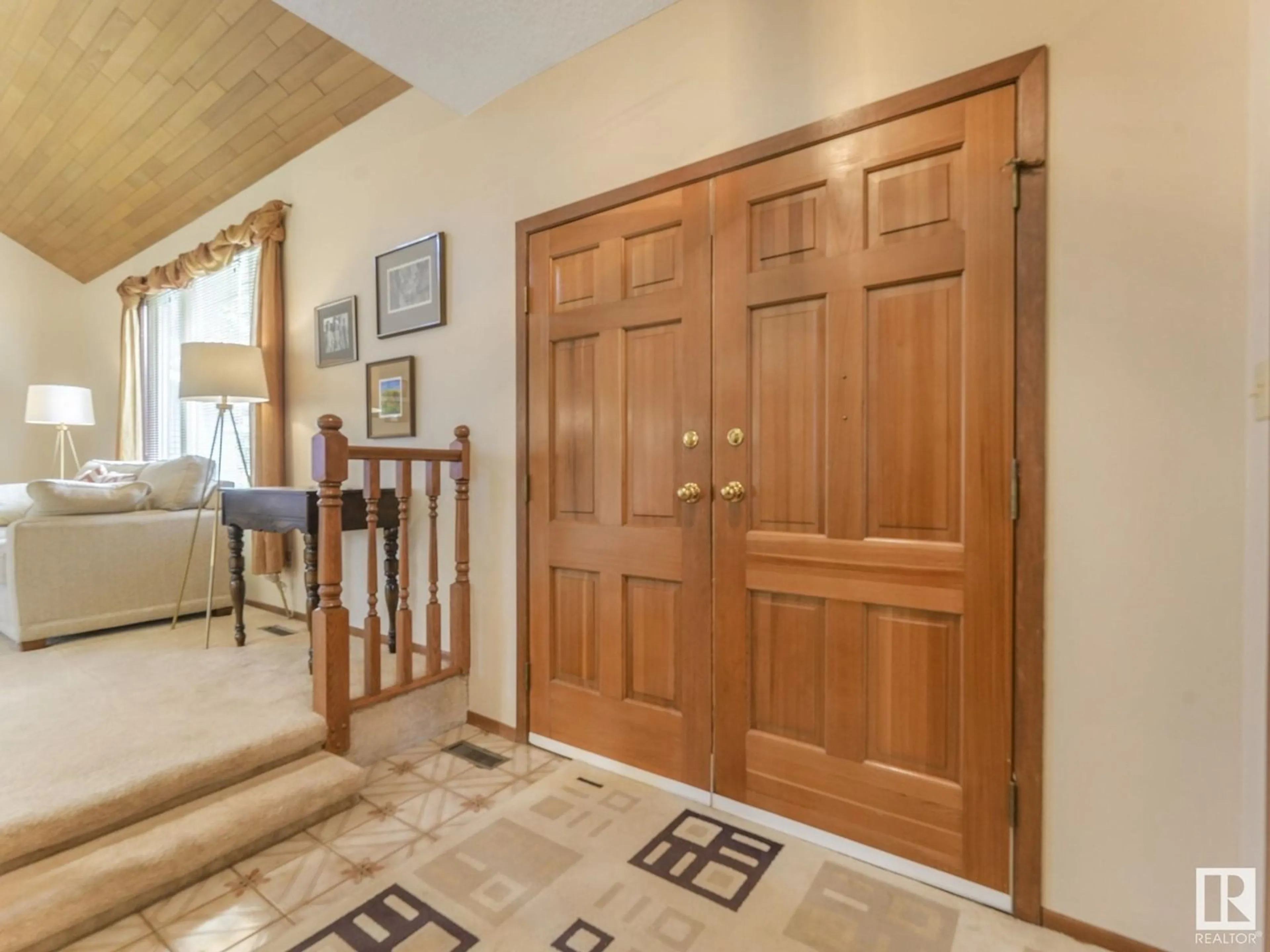 Indoor entryway for 43 WENTWORTH CR, St. Albert Alberta T8N3G7