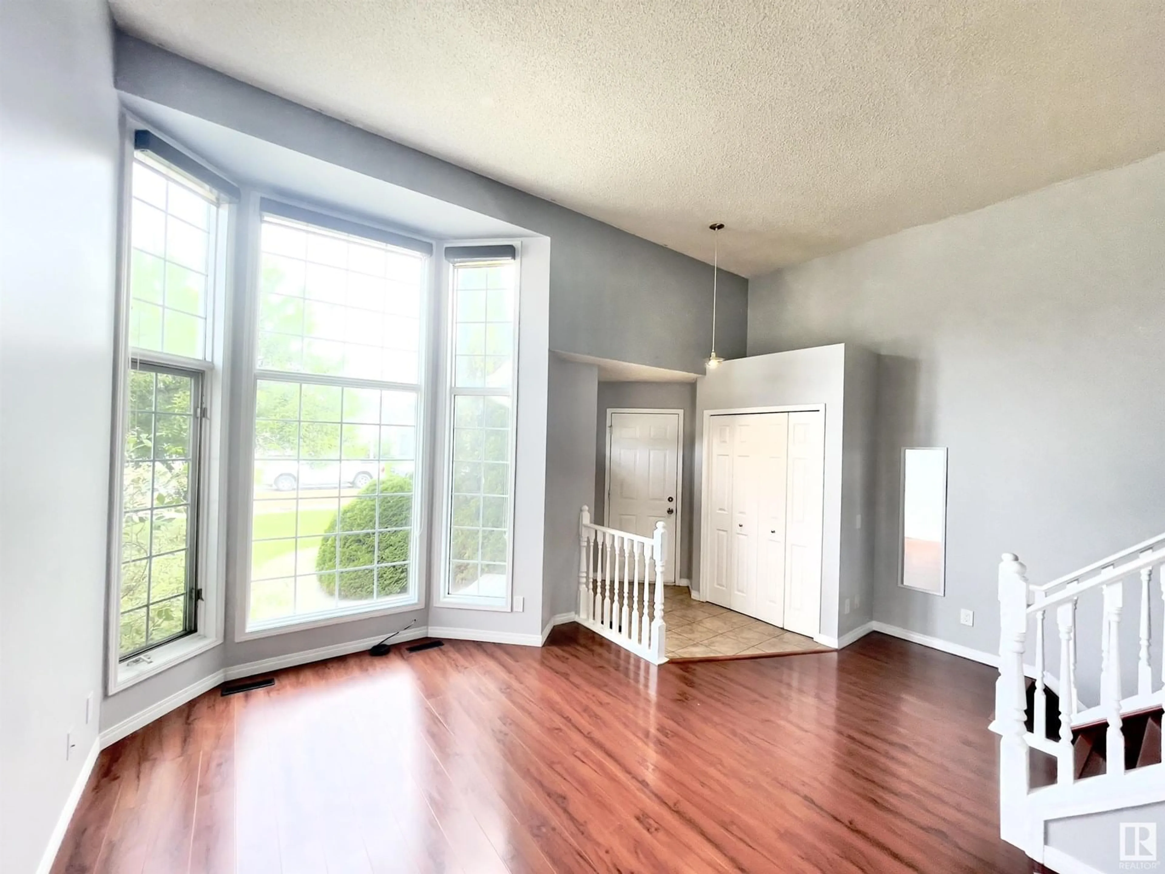 A pic of a room for 3523 38A AV, Edmonton Alberta T6L6N9
