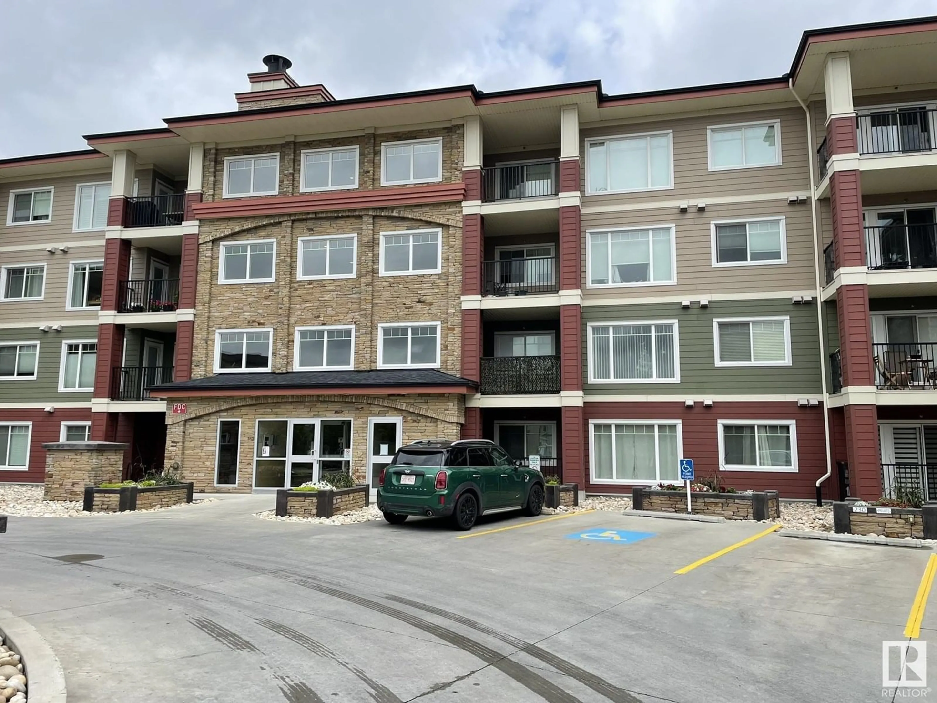 Unknown for 207 - 7021 SOUTH TERWILLEGAR DR, Edmonton Alberta T6R0W5