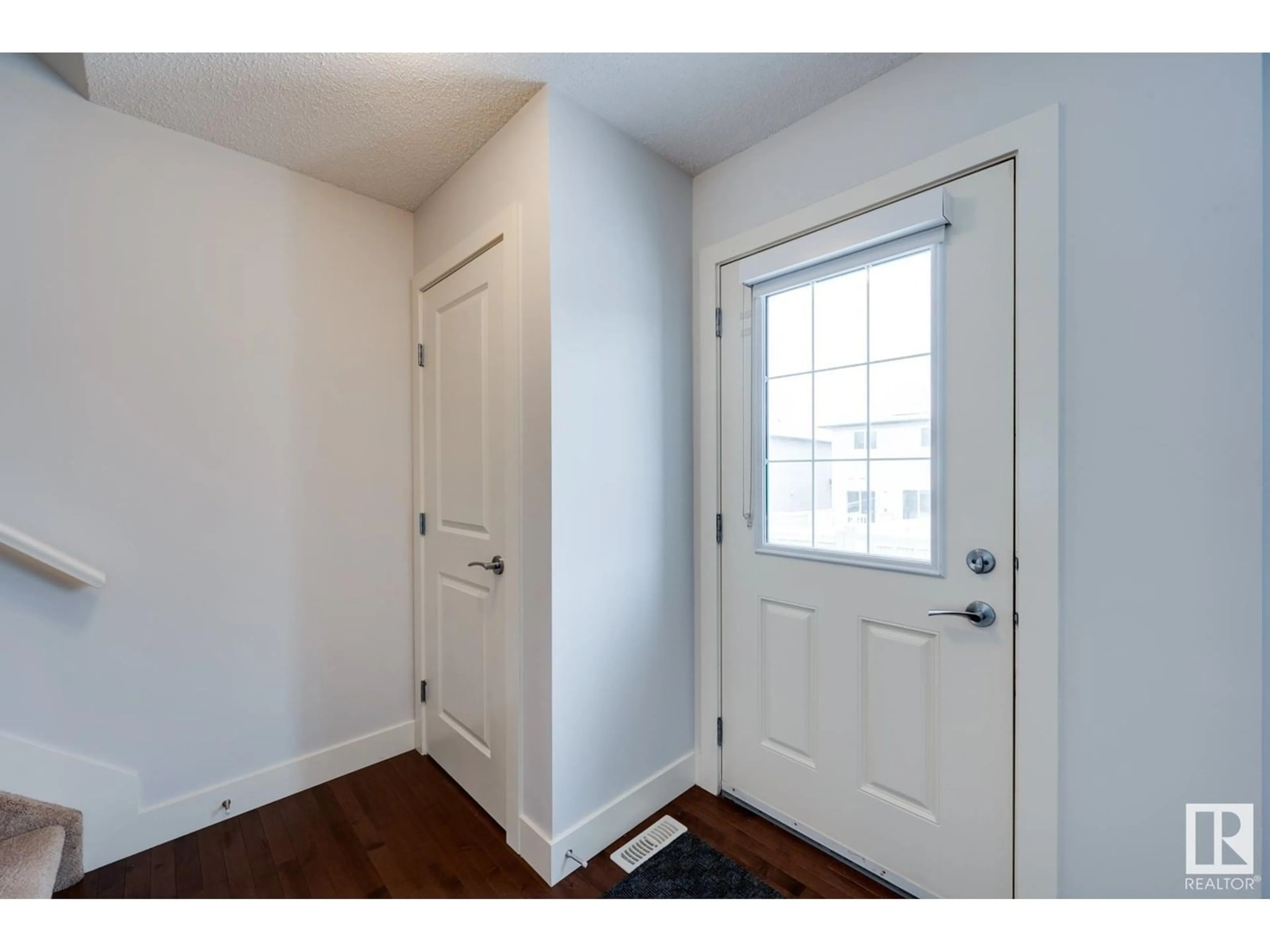 Indoor entryway for #29 - 2922 MAPLE WY, Edmonton Alberta T6T1A5