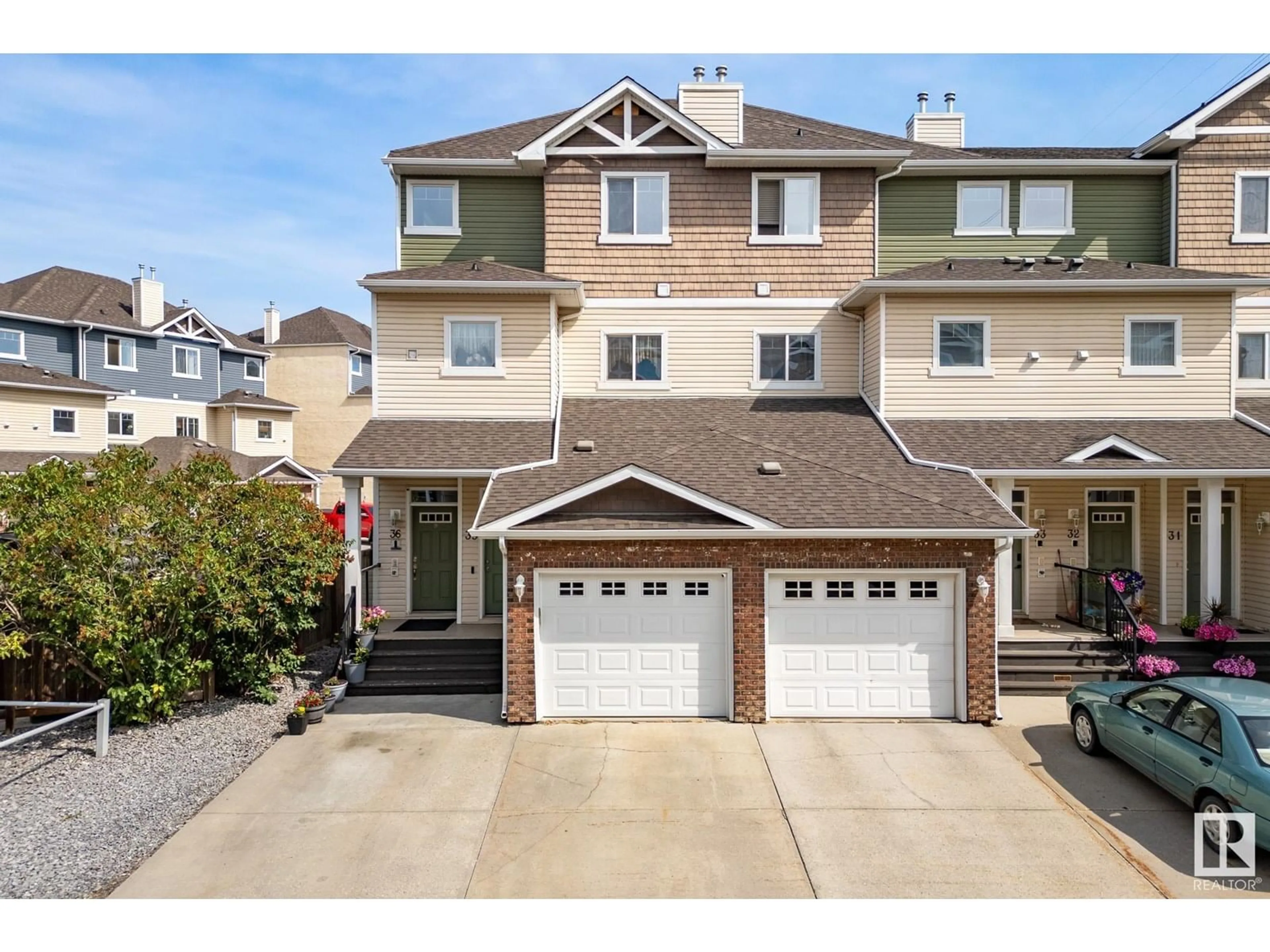 A pic from outside/outdoor area/front of a property/back of a property/a pic from drone, street for 35 - 3010 33 AV, Edmonton Alberta T6T0C3