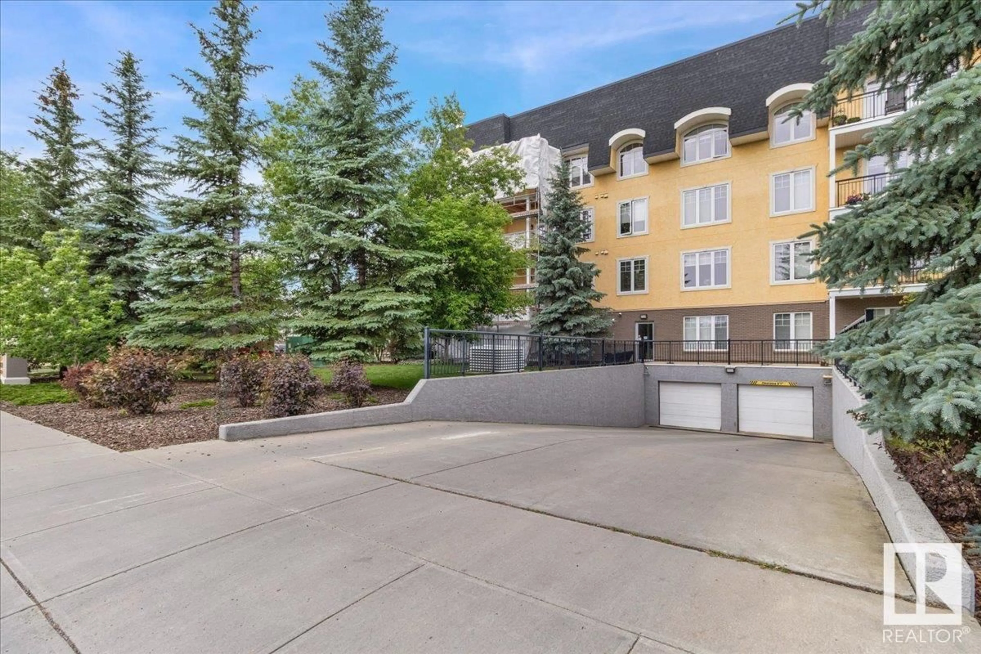 Patio, unknown for #417 - 9820 165 ST, Edmonton Alberta T5P0N3