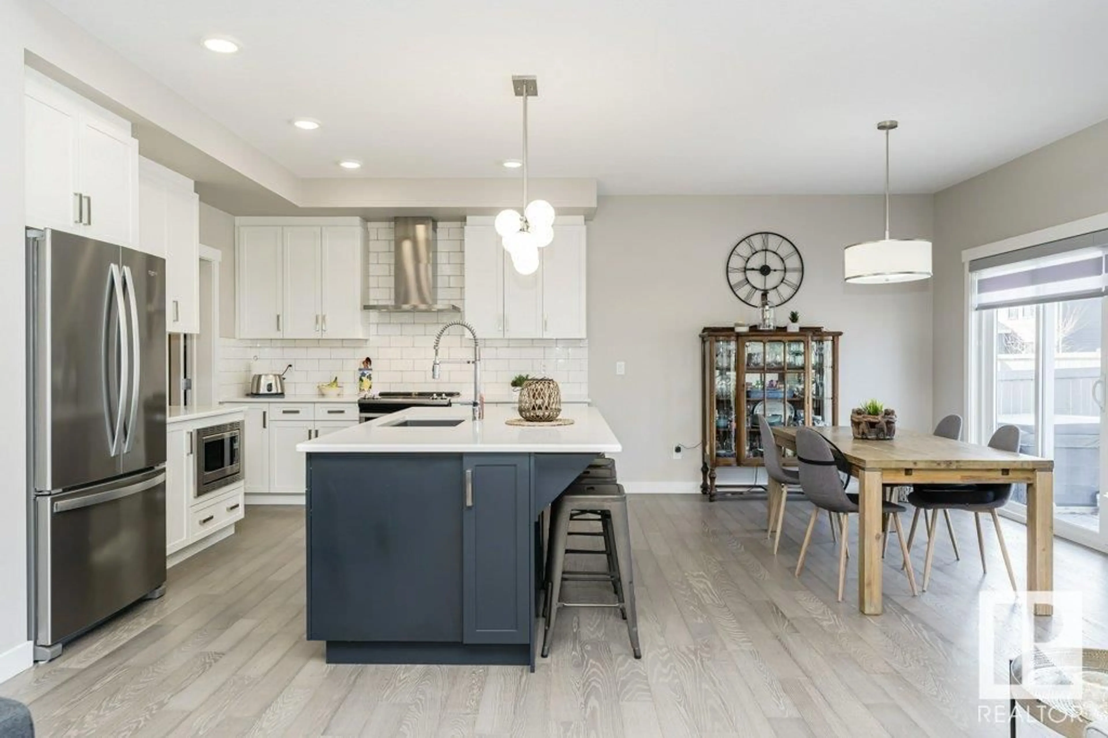 Open concept kitchen, ceramic/tile floor for 6616 KNOX PL, Edmonton Alberta T6W4A1
