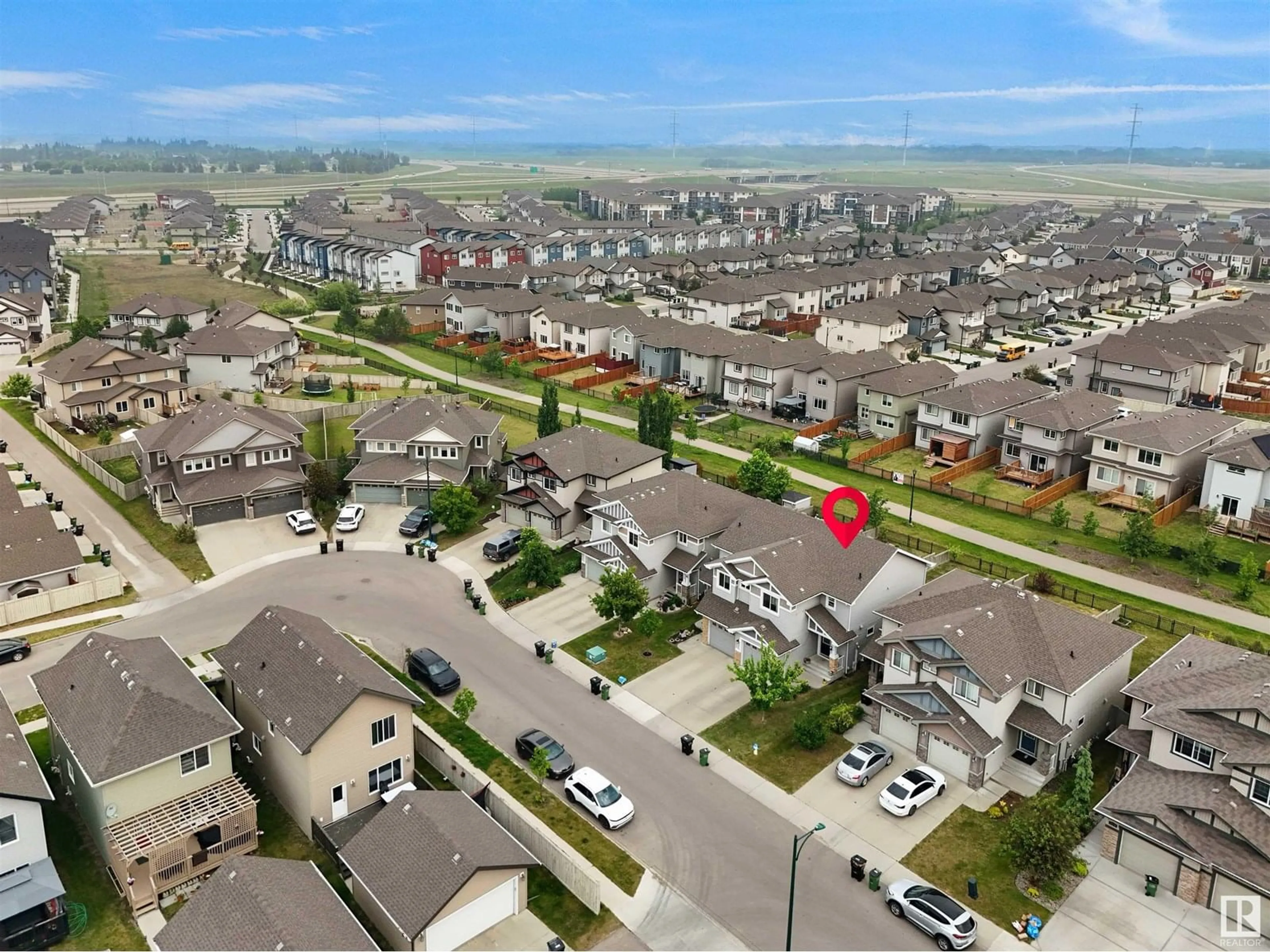 A pic from outside/outdoor area/front of a property/back of a property/a pic from drone, street for 4015 6 ST, Edmonton Alberta T6T0T5