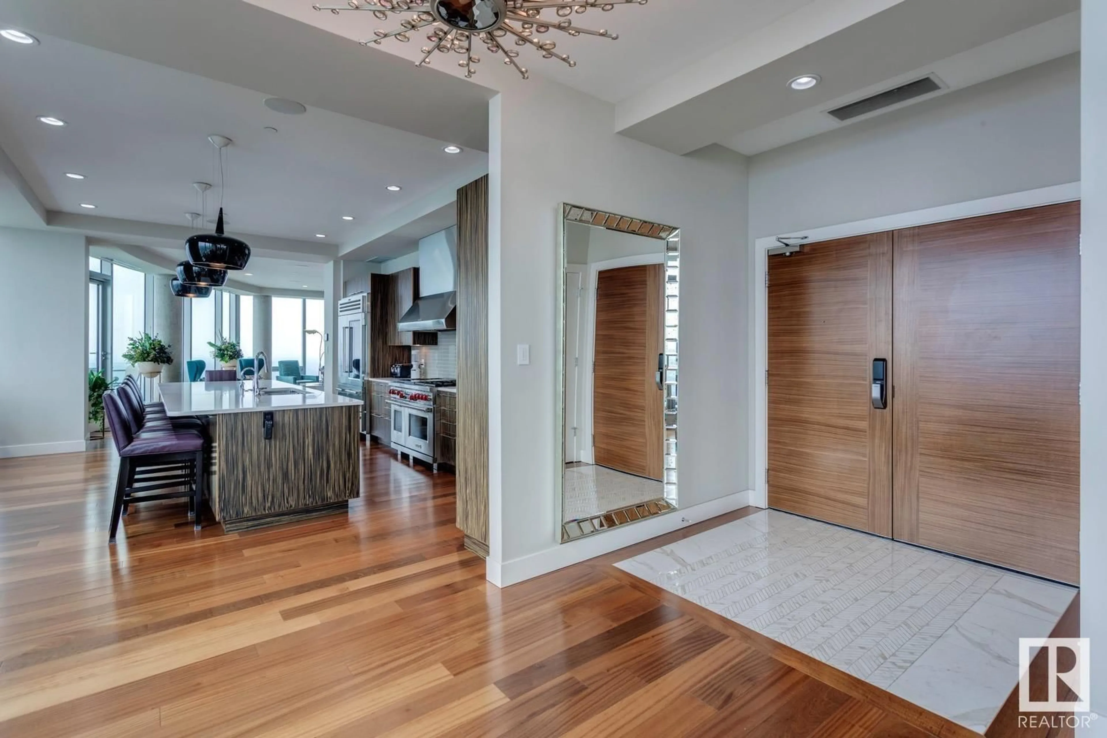 Indoor entryway for 3001 JASPER AV, Edmonton Alberta T5K0P1