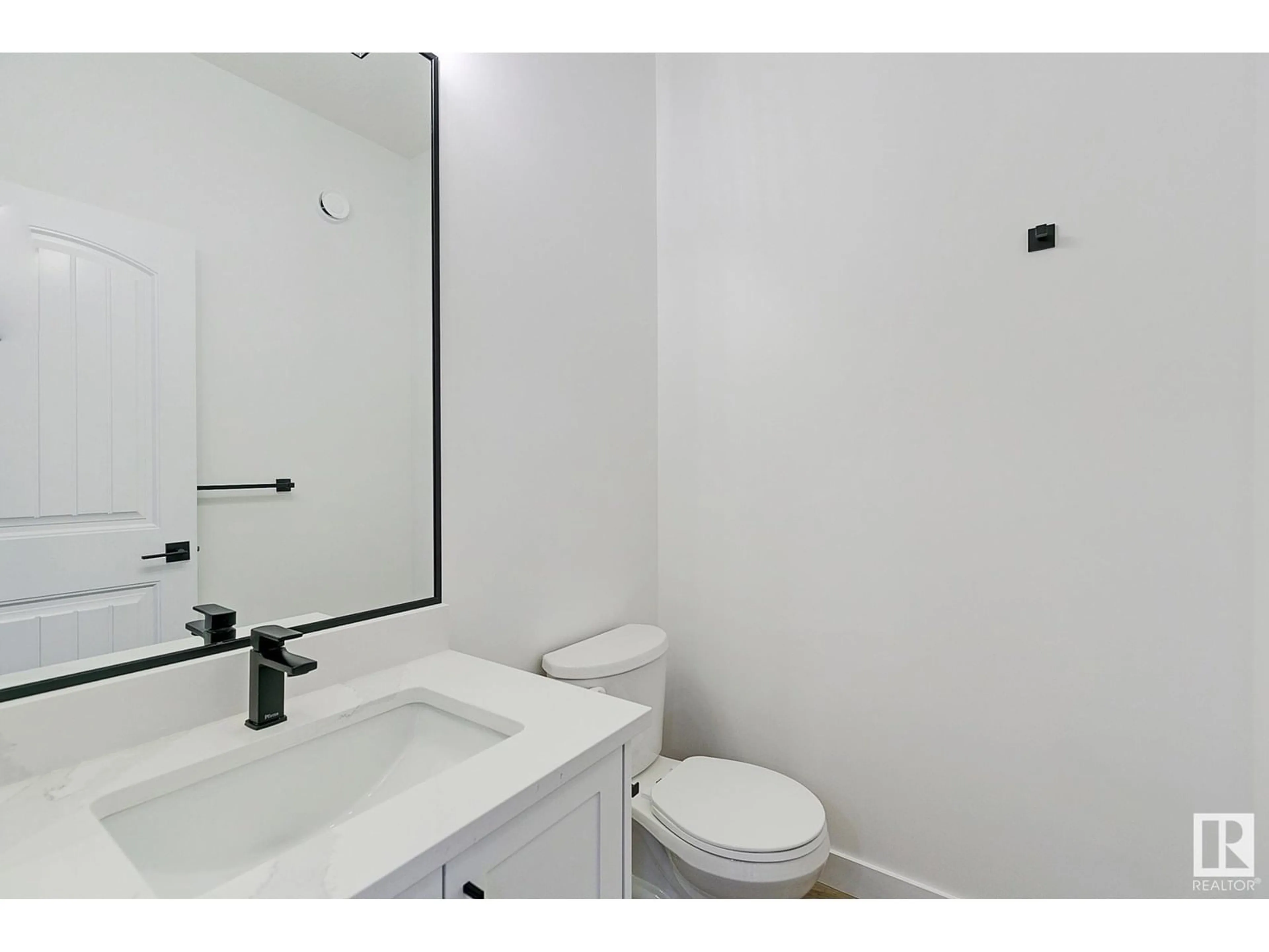 Standard bathroom, unknown for 9829 107A AV, Morinville Alberta T8R2P2