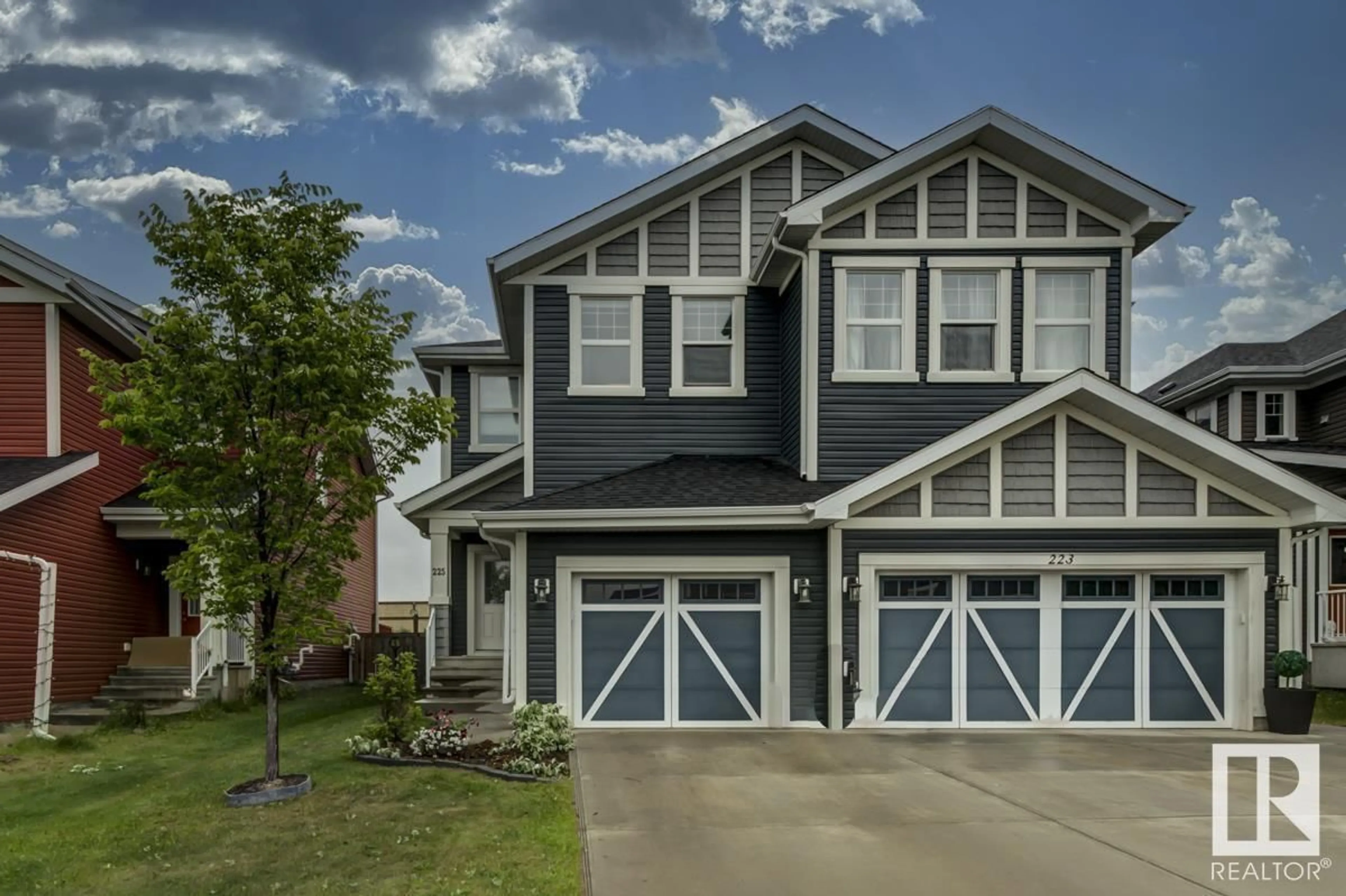 Home with vinyl exterior material, street for 225 STURTZ BN, Leduc Alberta T9E0Y5