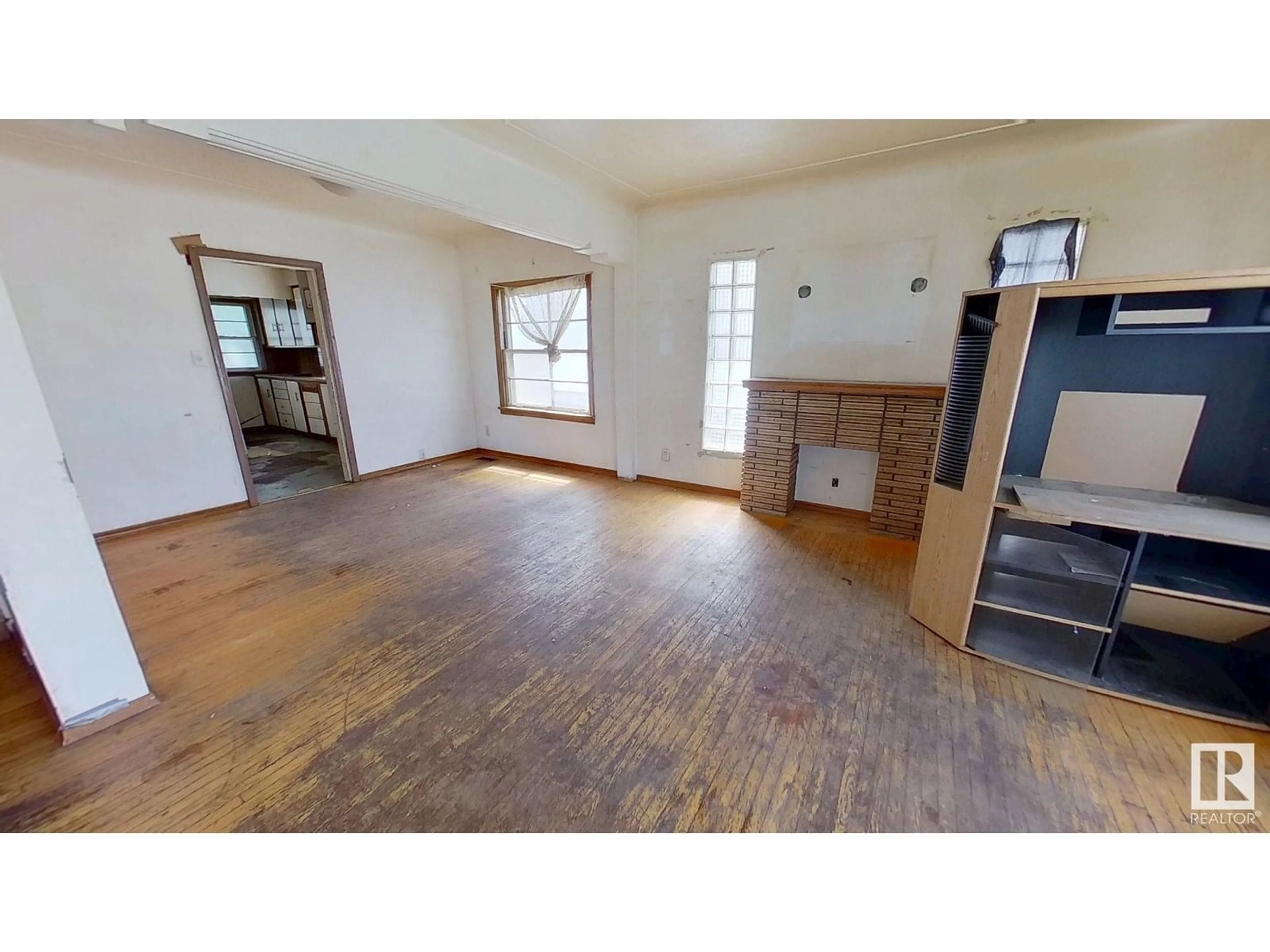 A pic of a room for 11135 GROAT RD, Edmonton Alberta T5M3K1