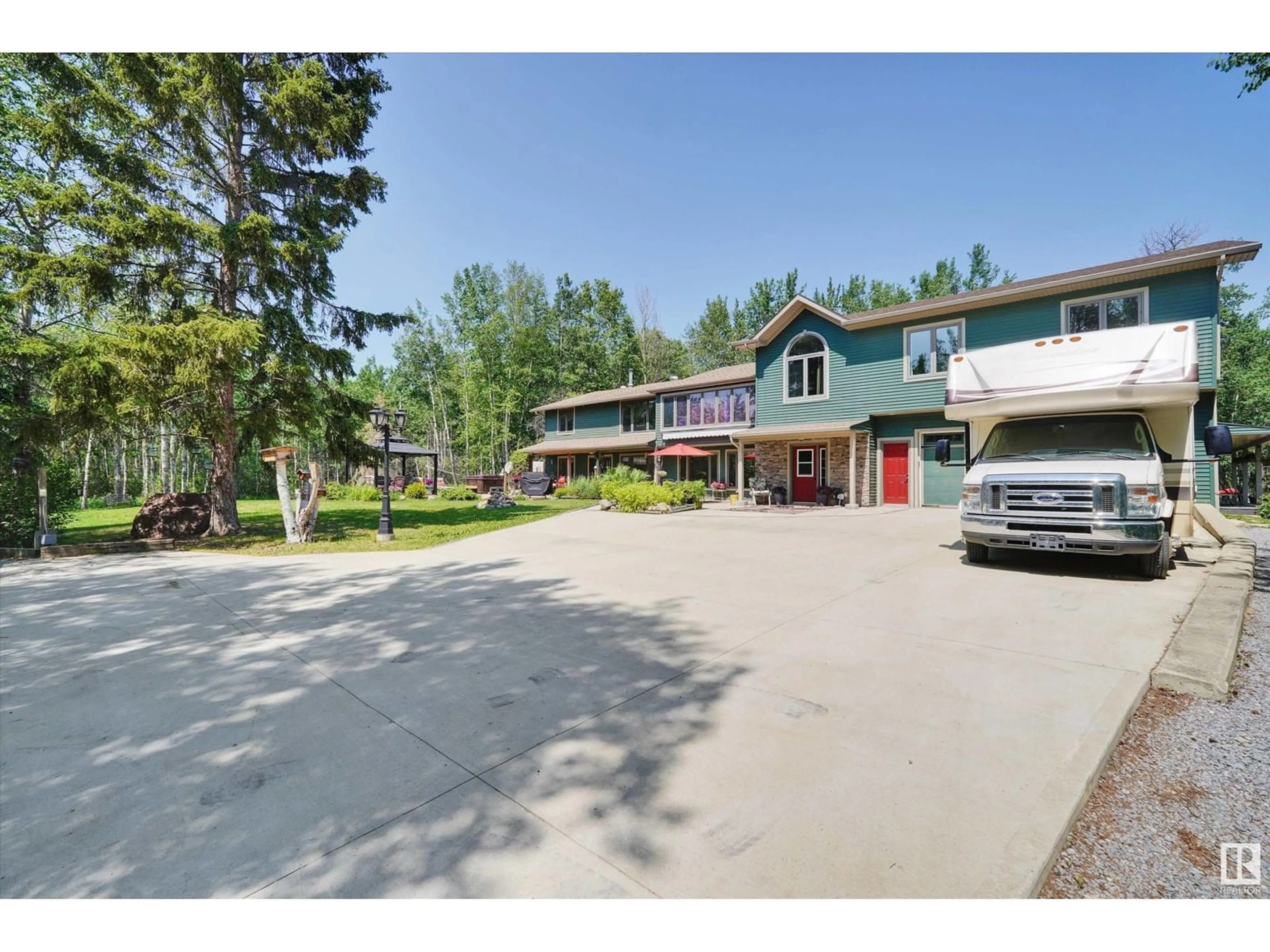 A pic from outside/outdoor area/front of a property/back of a property/a pic from drone, unknown for 80 52210 RGE RD 192, Rural Beaver County Alberta T0B4J5