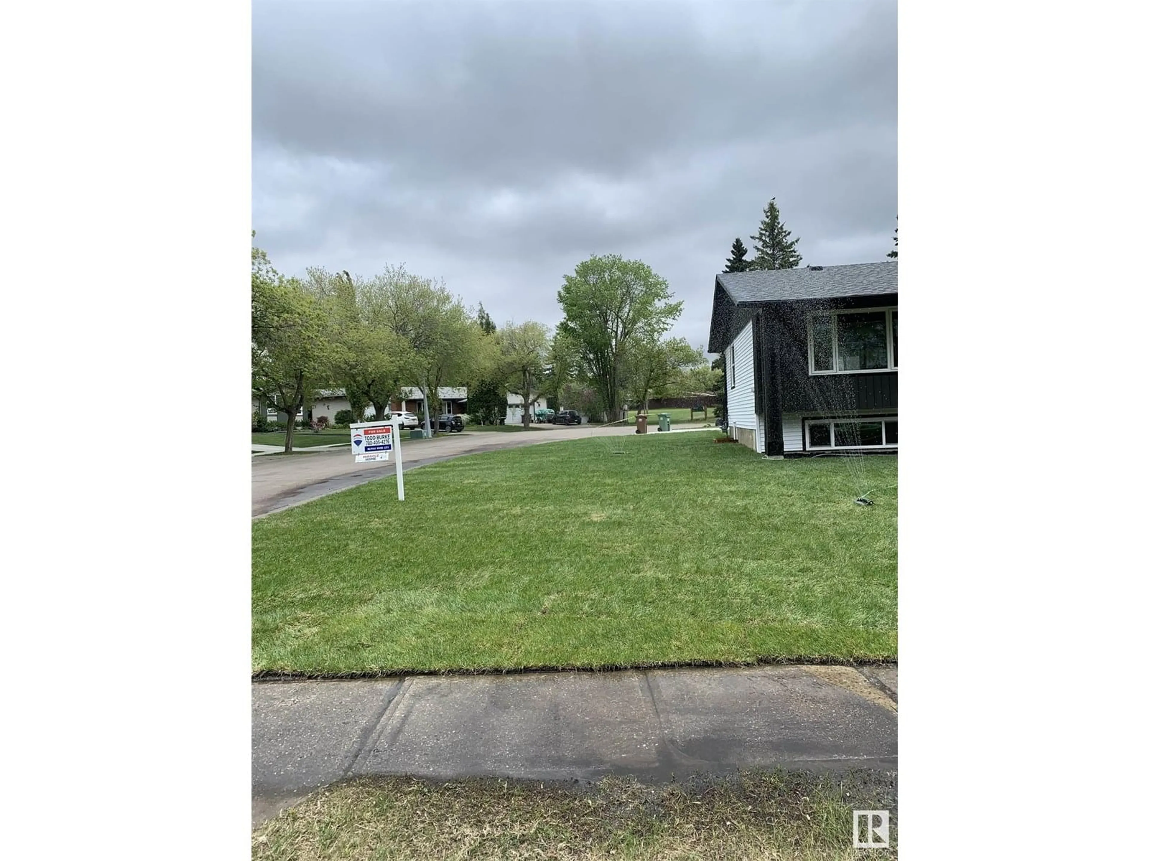 Blurry image for 72 AMBER CR, St. Albert Alberta T8N2J1
