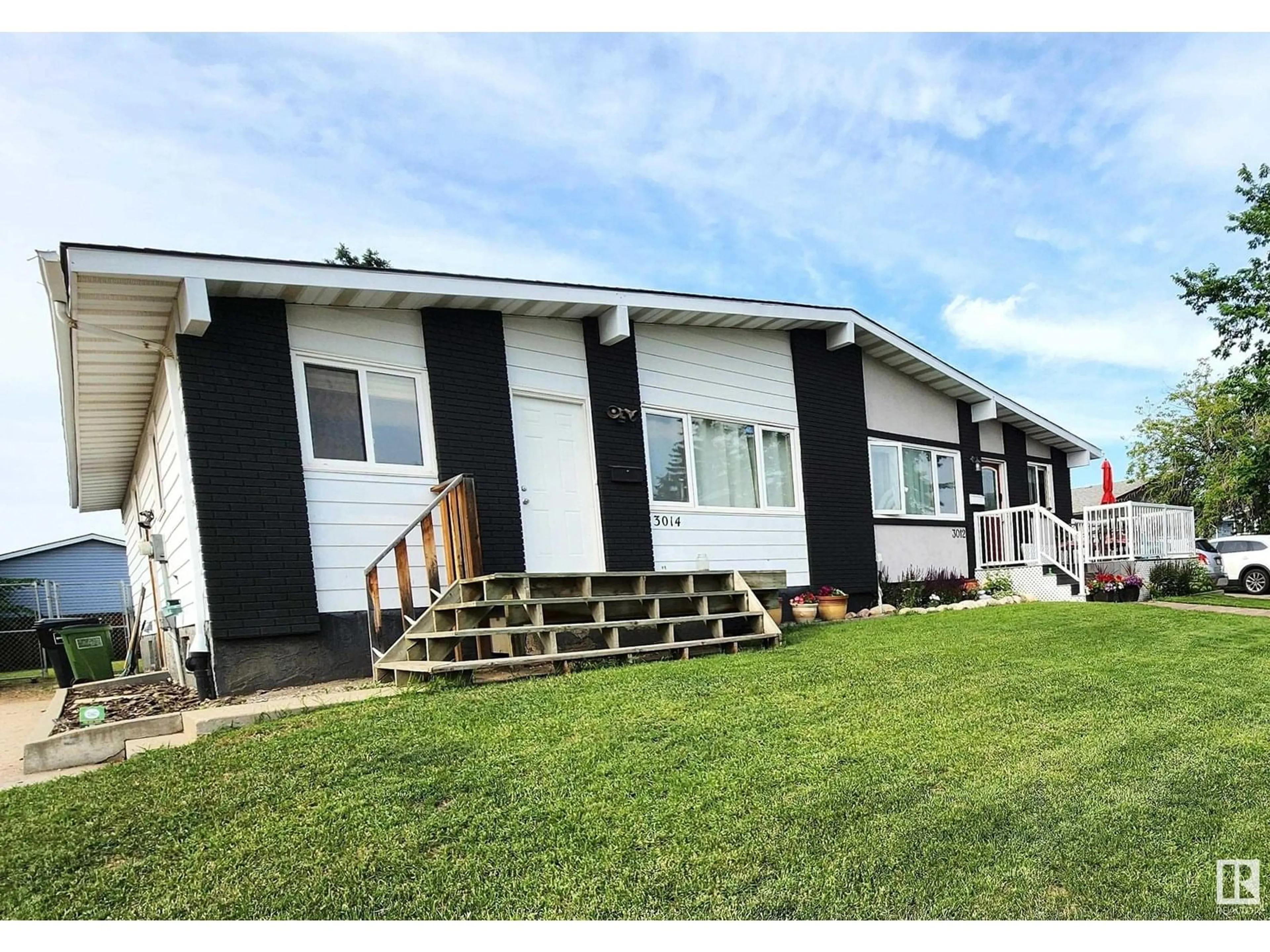 A pic from outside/outdoor area/front of a property/back of a property/a pic from drone, building for NW - 3014 132 AV, Edmonton Alberta T5A2Z1