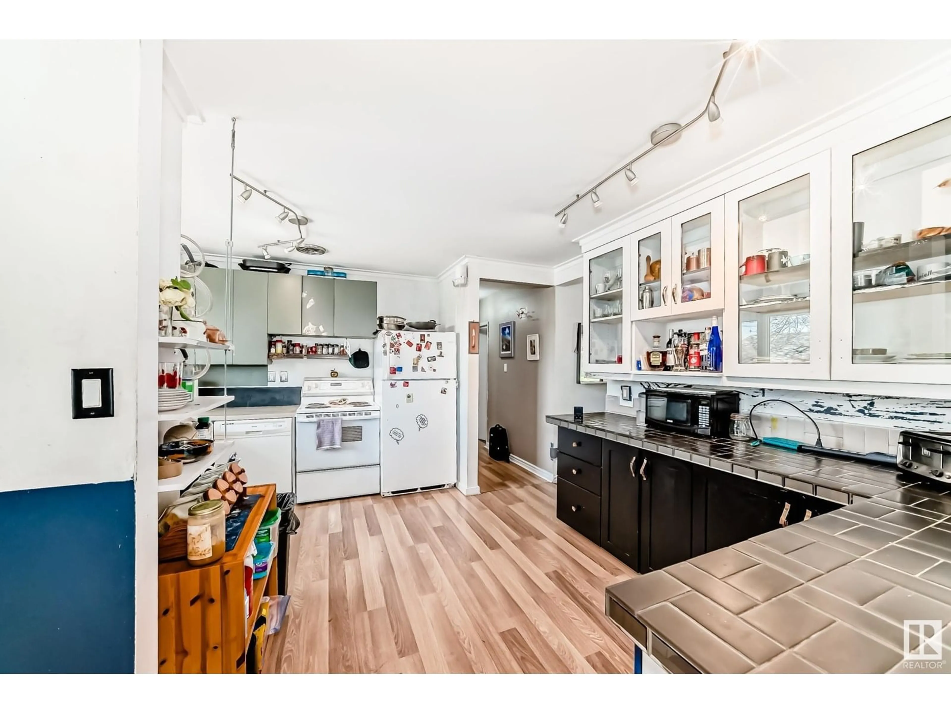 Open concept kitchen, unknown for 10555 53 AV, Edmonton Alberta T6H0R6