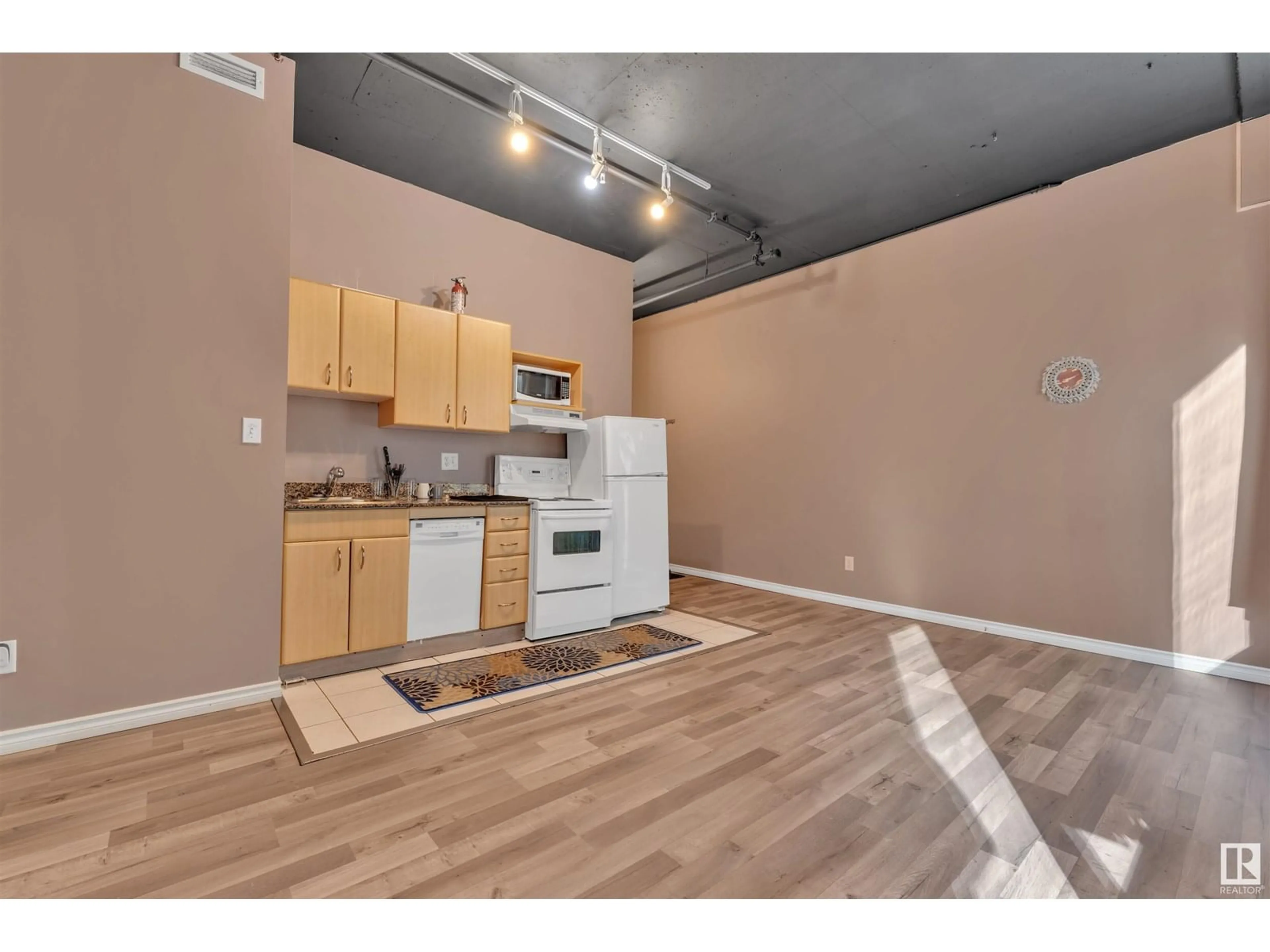 Standard kitchen, unknown for #405 - 10024 JASPER AV, Edmonton Alberta T5J1R9