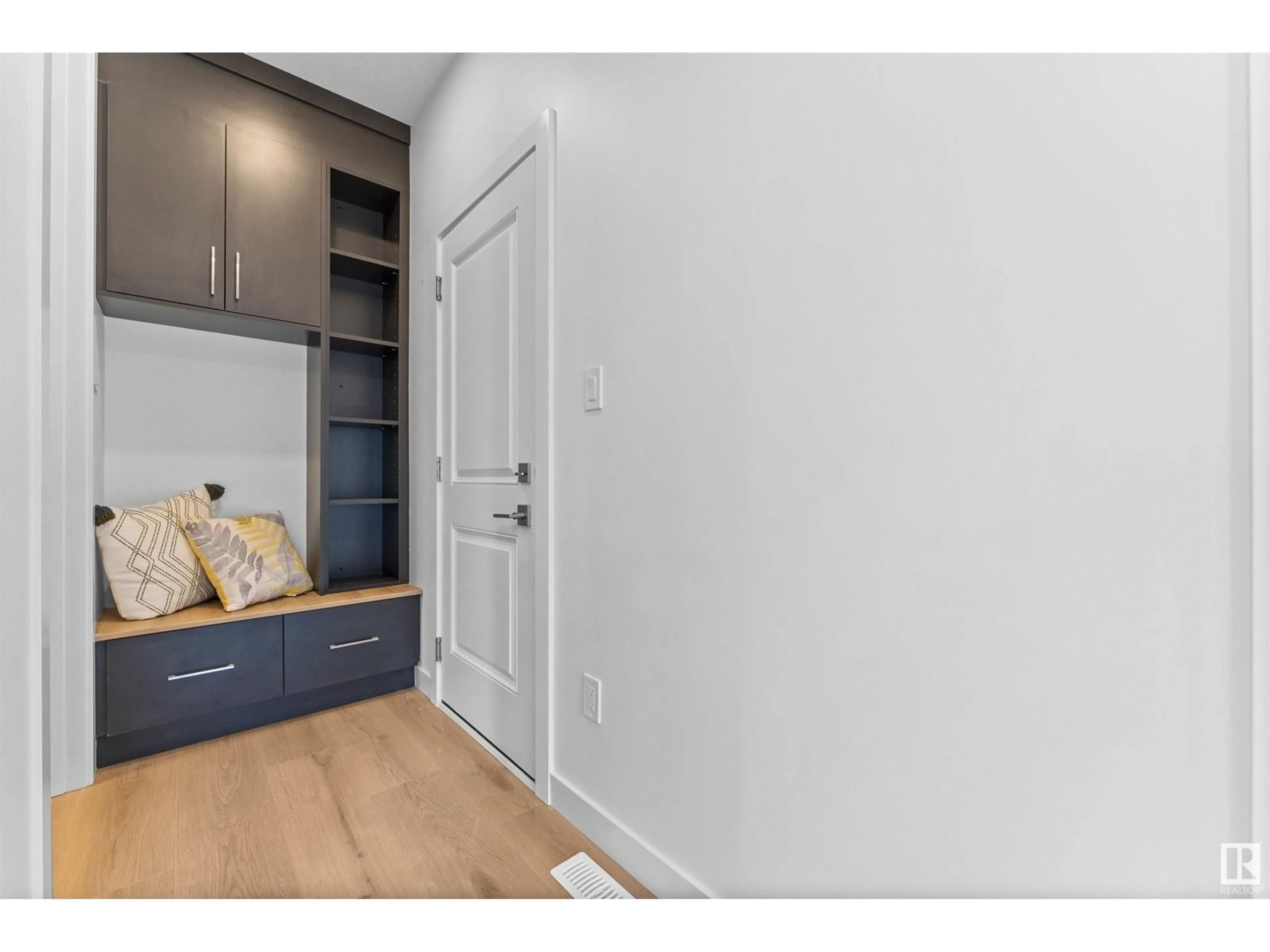 Indoor entryway for NW - 1814 155 AV, Edmonton Alberta T5Y4H8