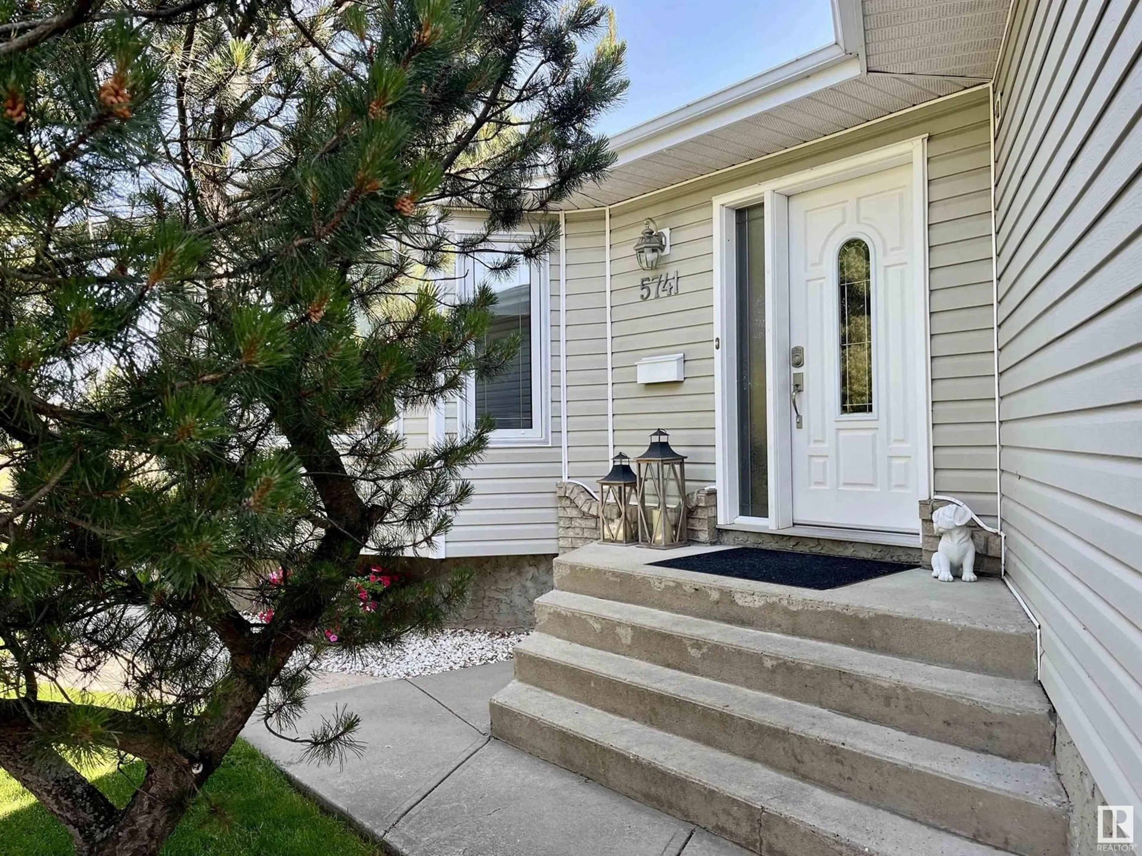 Unknown for 5741 43A ST, Vegreville Alberta T9C1E3