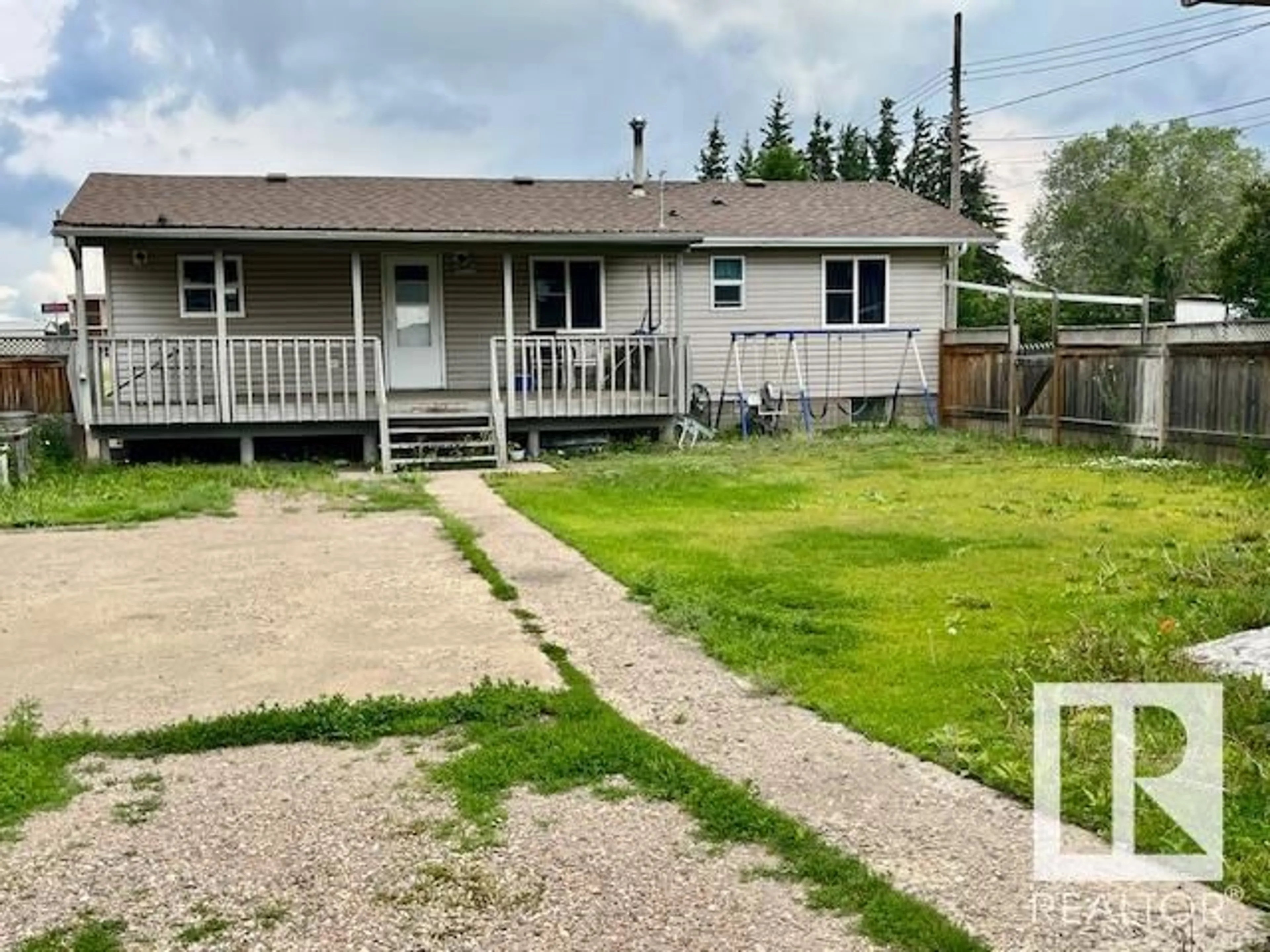 A pic from outside/outdoor area/front of a property/back of a property/a pic from drone, street for 5007 54 AVE, Two Hills Alberta T0B4K0