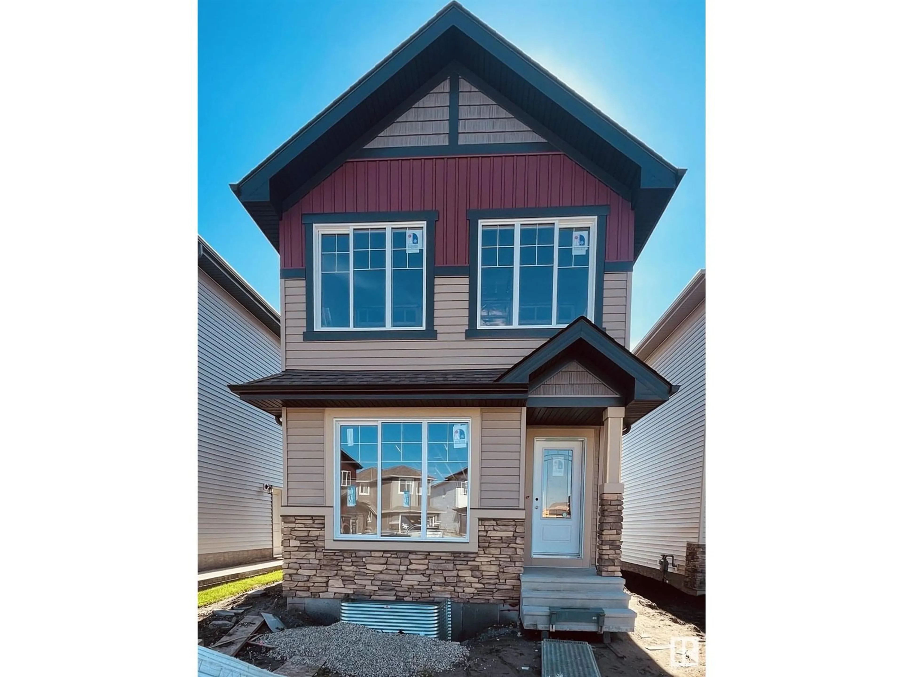 Home with vinyl exterior material, street for 53 FICUS WY, Fort Saskatchewan Alberta T8L4M1