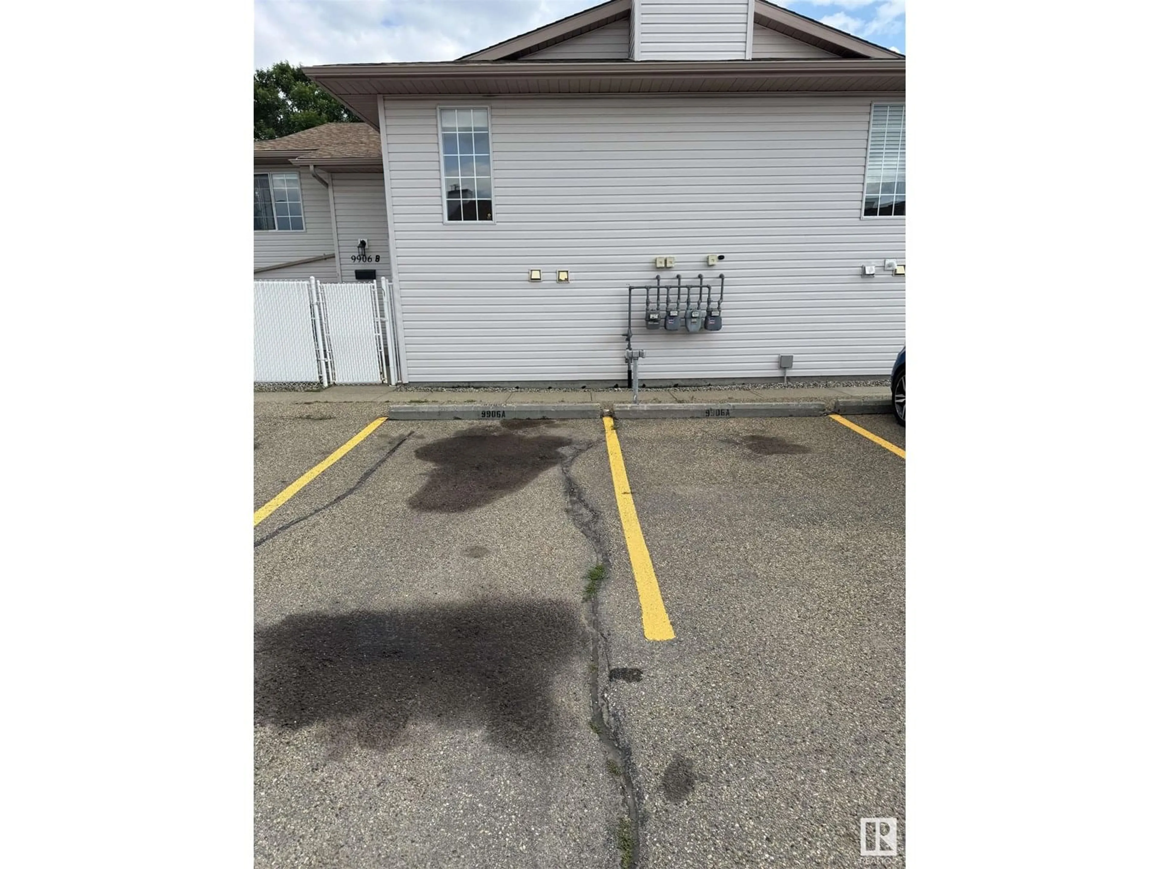 Parking for 9906A SHERRIDON DR, Fort Saskatchewan Alberta T8L4C9