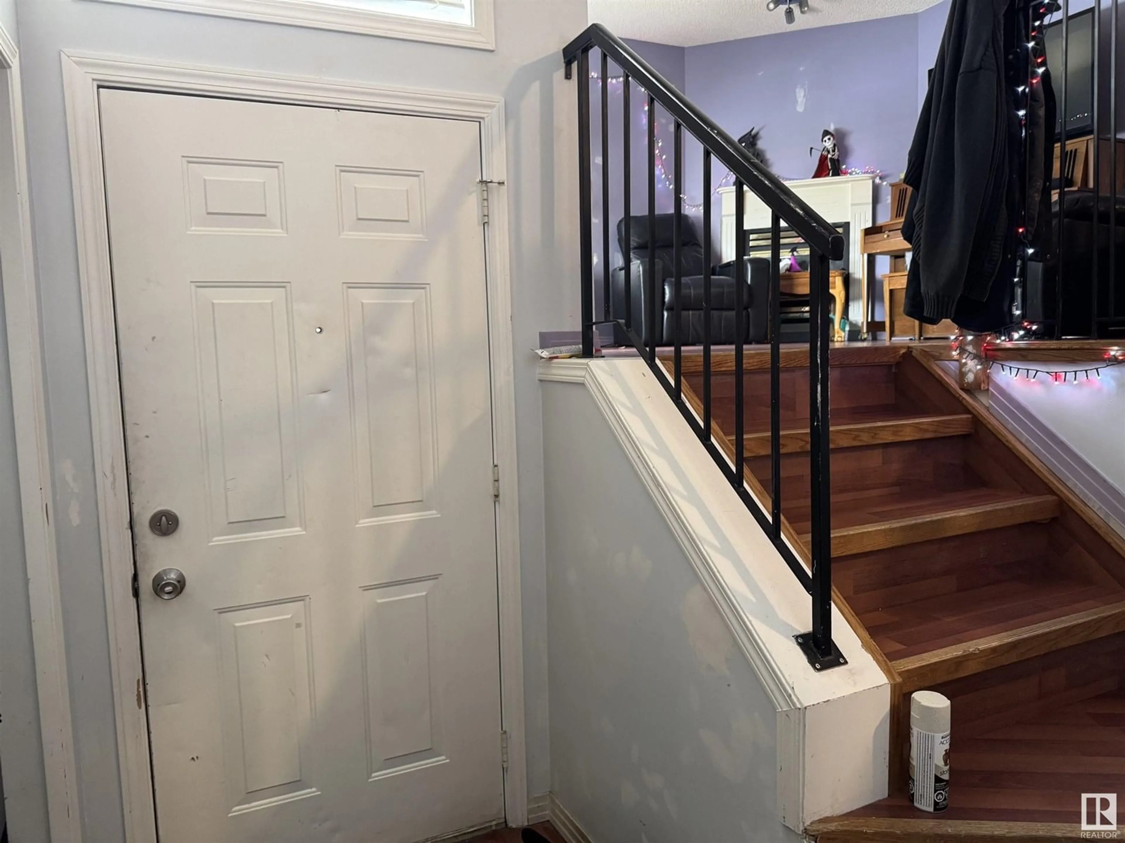 Indoor entryway for 9906A SHERRIDON DR, Fort Saskatchewan Alberta T8L4C9