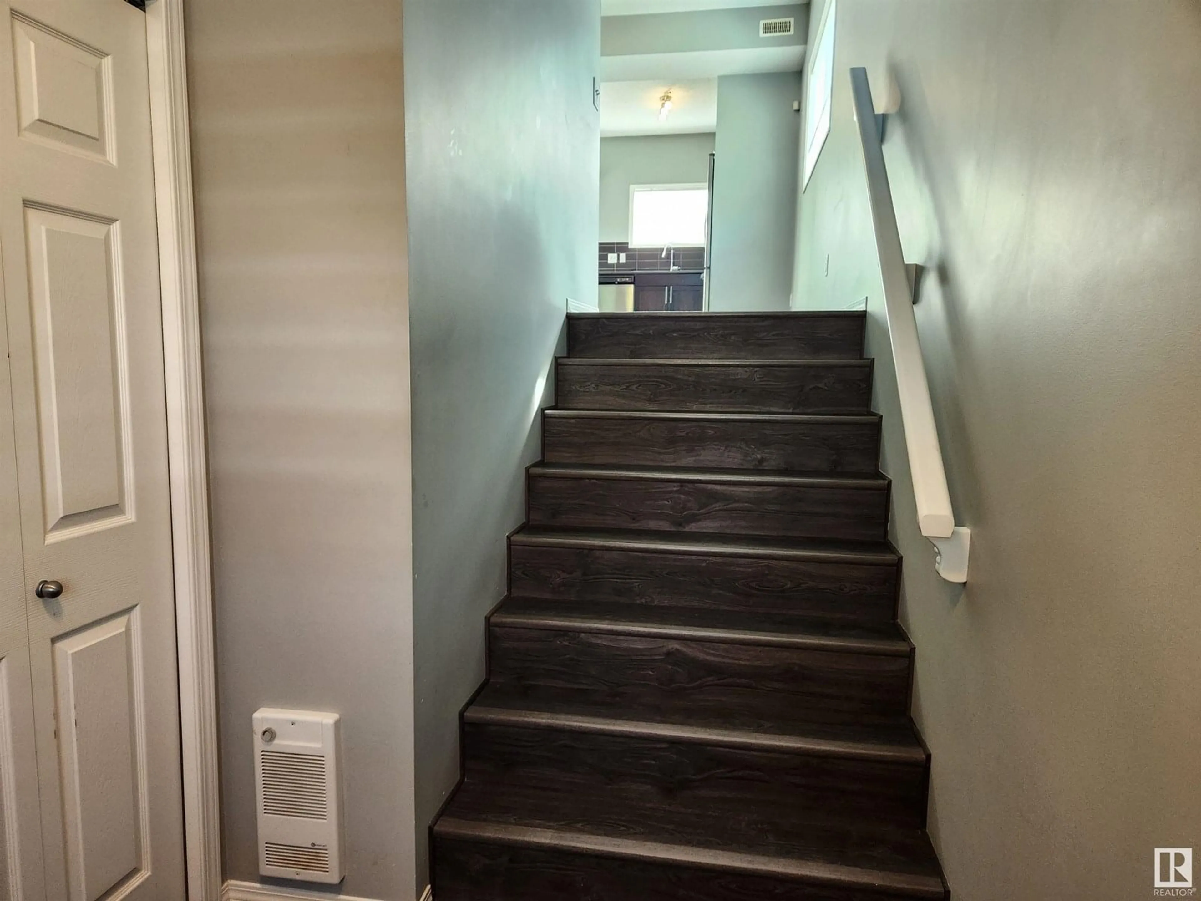 Stairs for 6520 2 AV SW, Edmonton Alberta T6X1S4