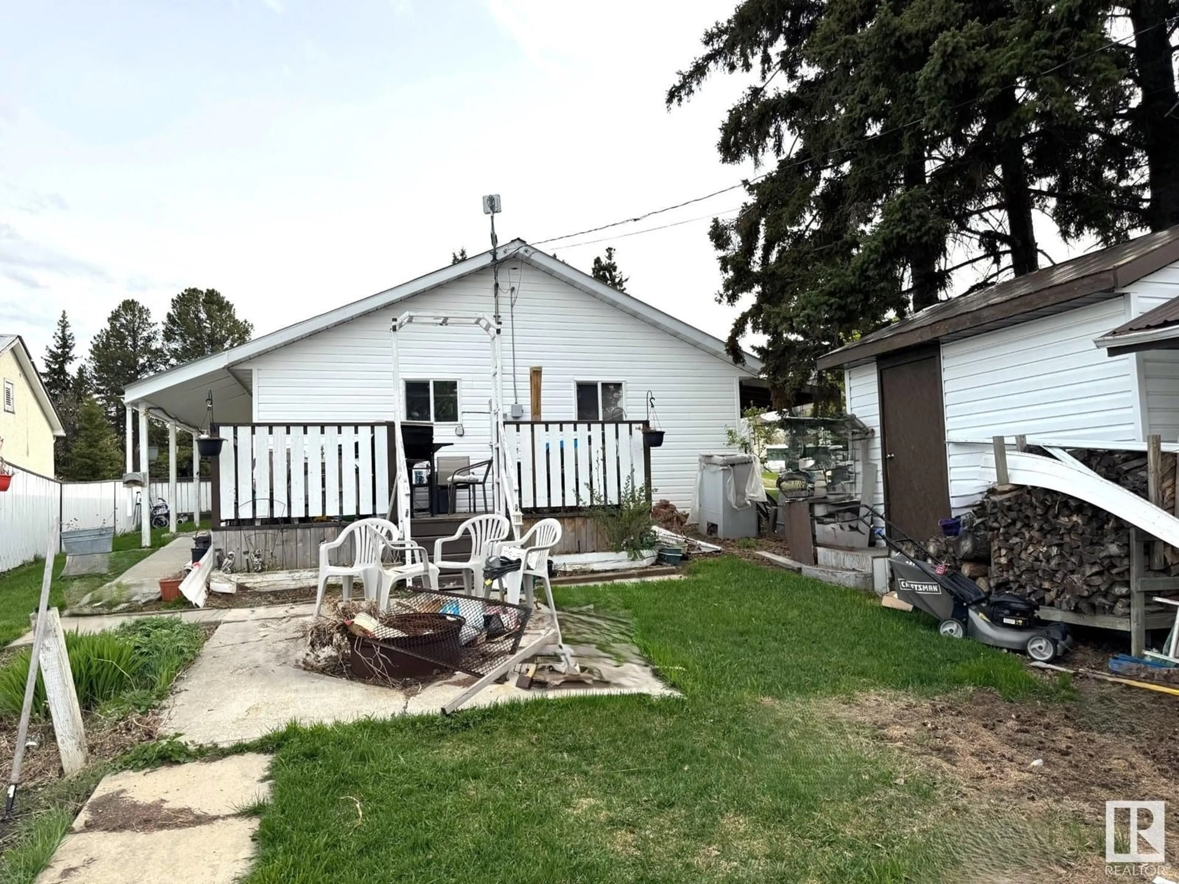Patio, water/lake/river/ocean view for 5012 48 AV, Evansburg Alberta T0E0T0