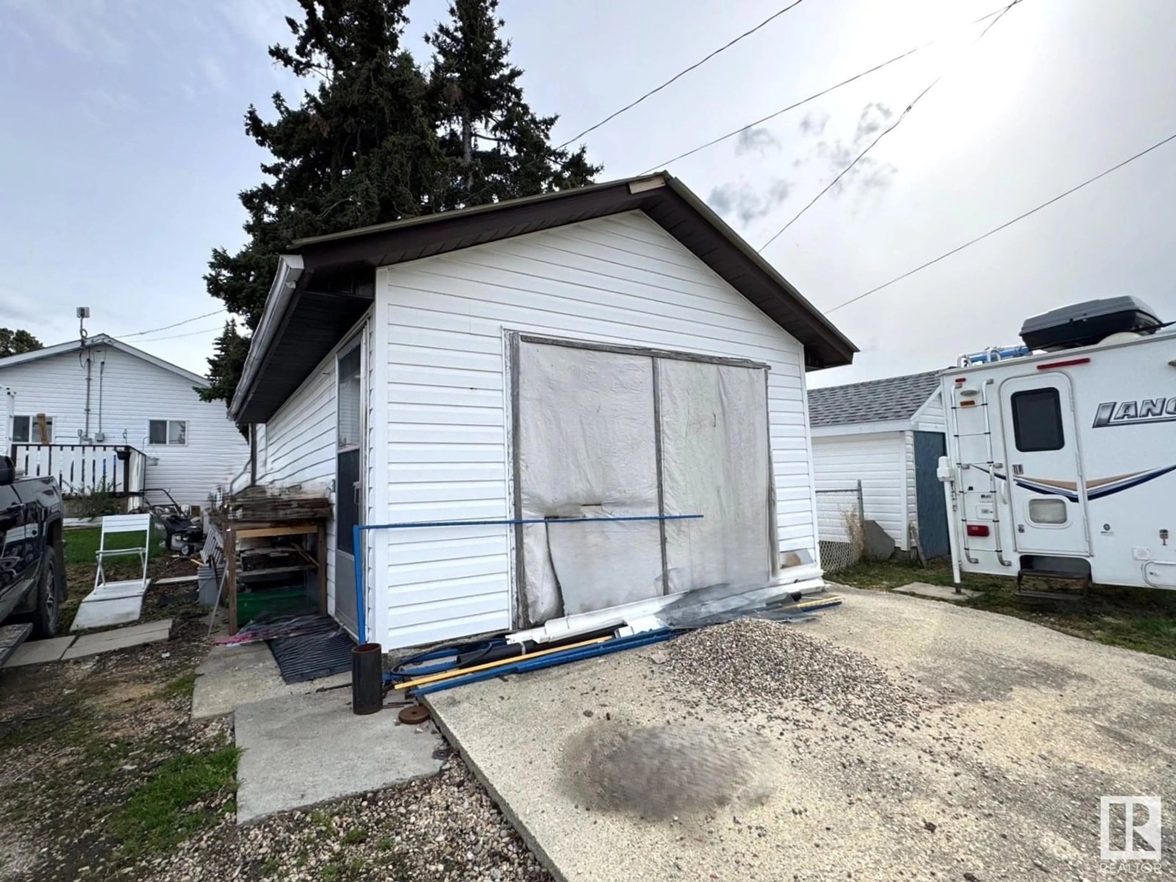 Shed for 5012 48 AV, Evansburg Alberta T0E0T0