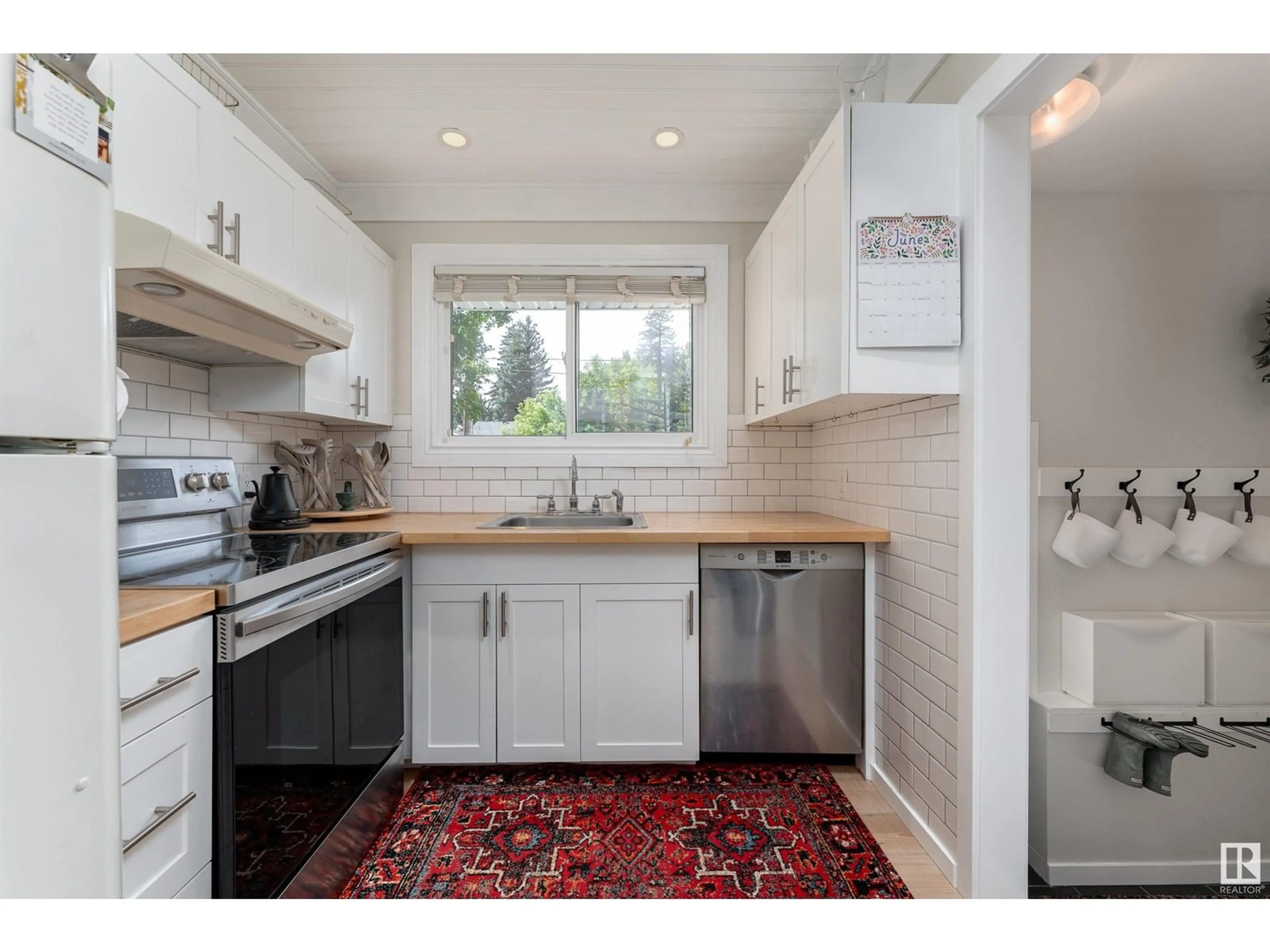 Standard kitchen, unknown for 26 ELIZABETH, Fort Saskatchewan Alberta T8L2M4