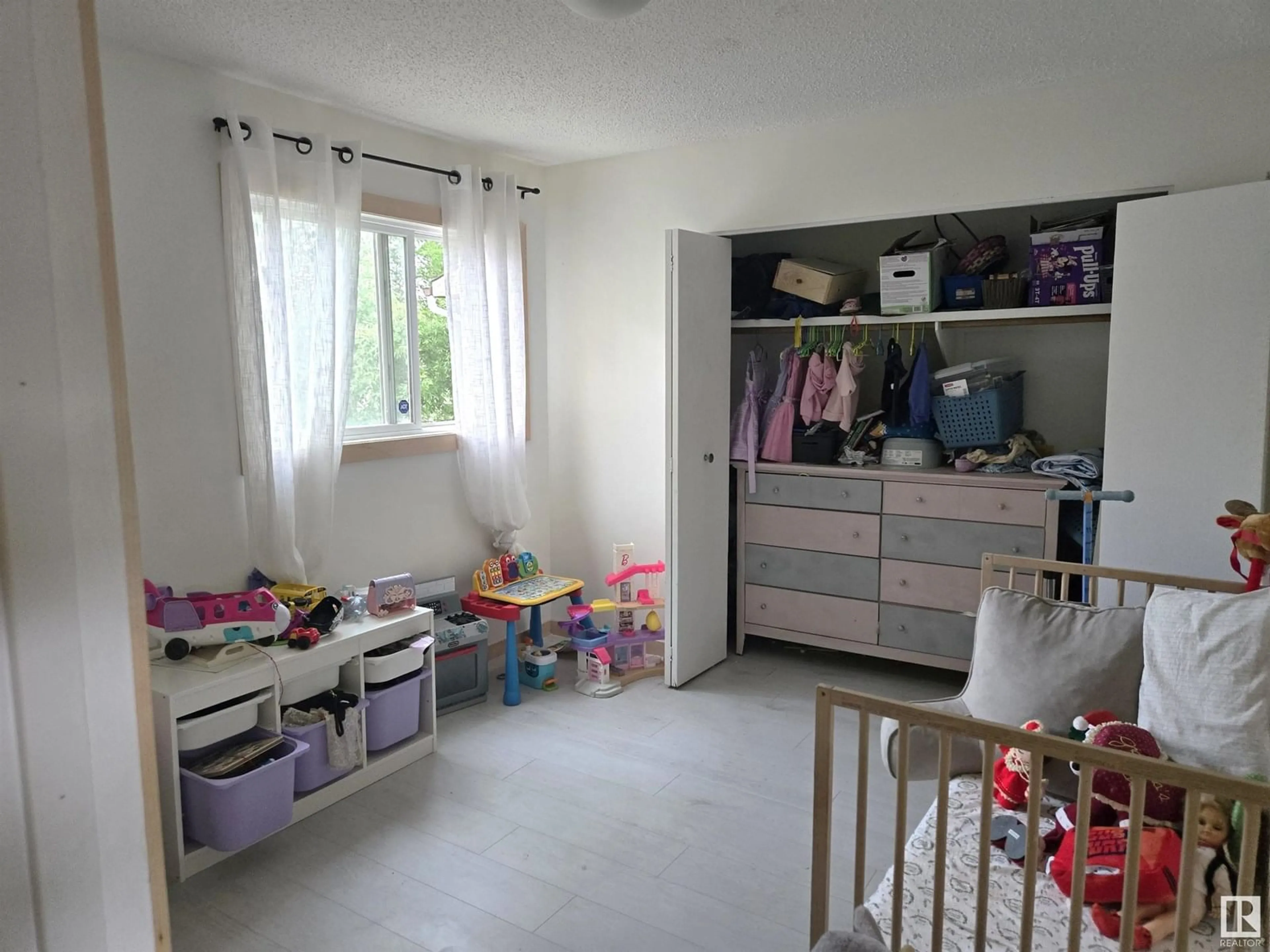 A pic of a room for 2967 130 AV, Edmonton Alberta T5A3M1