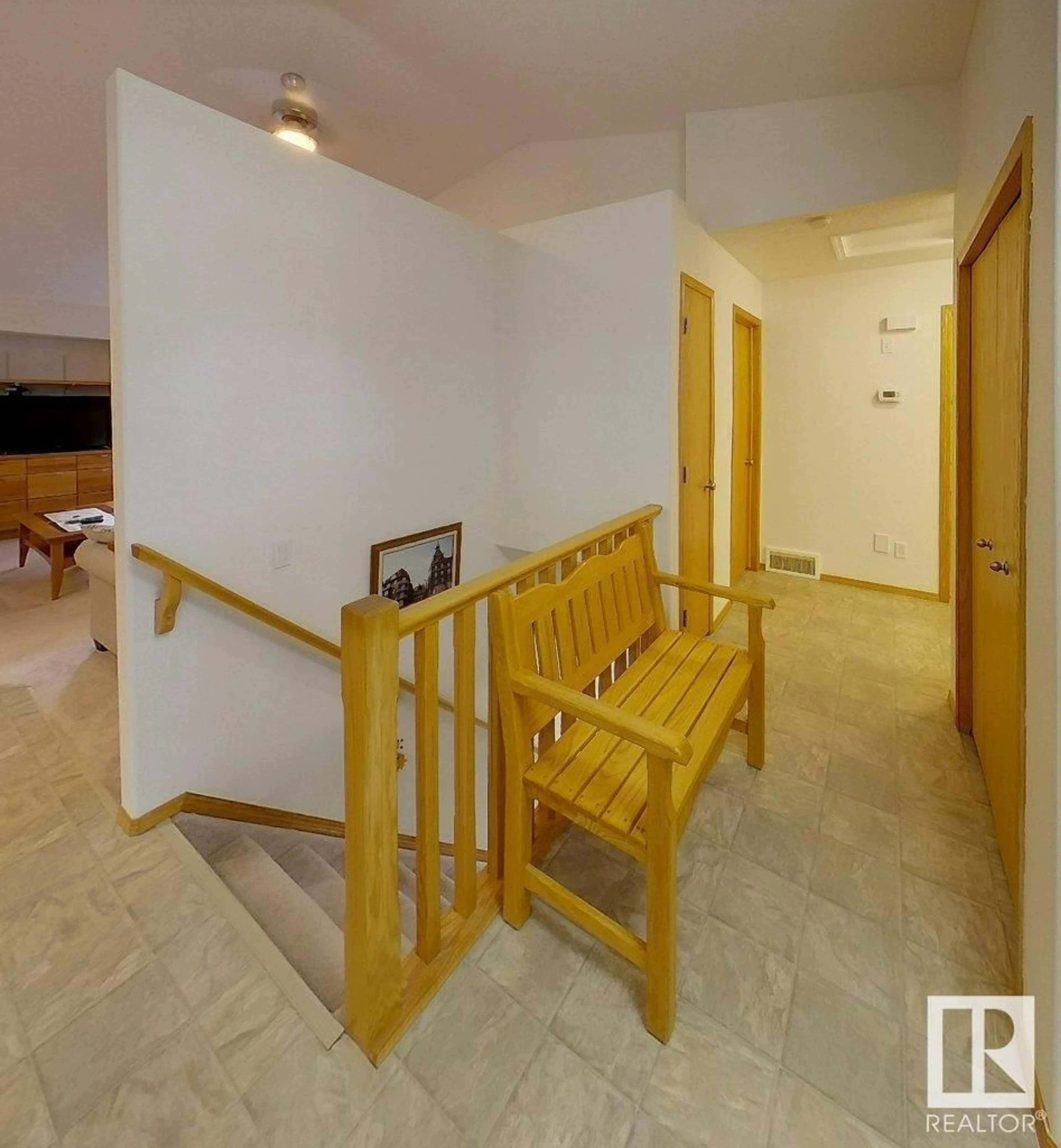 Indoor foyer for 1 NORDAL CLOSE, Wetaskiwin Alberta T9A0P1