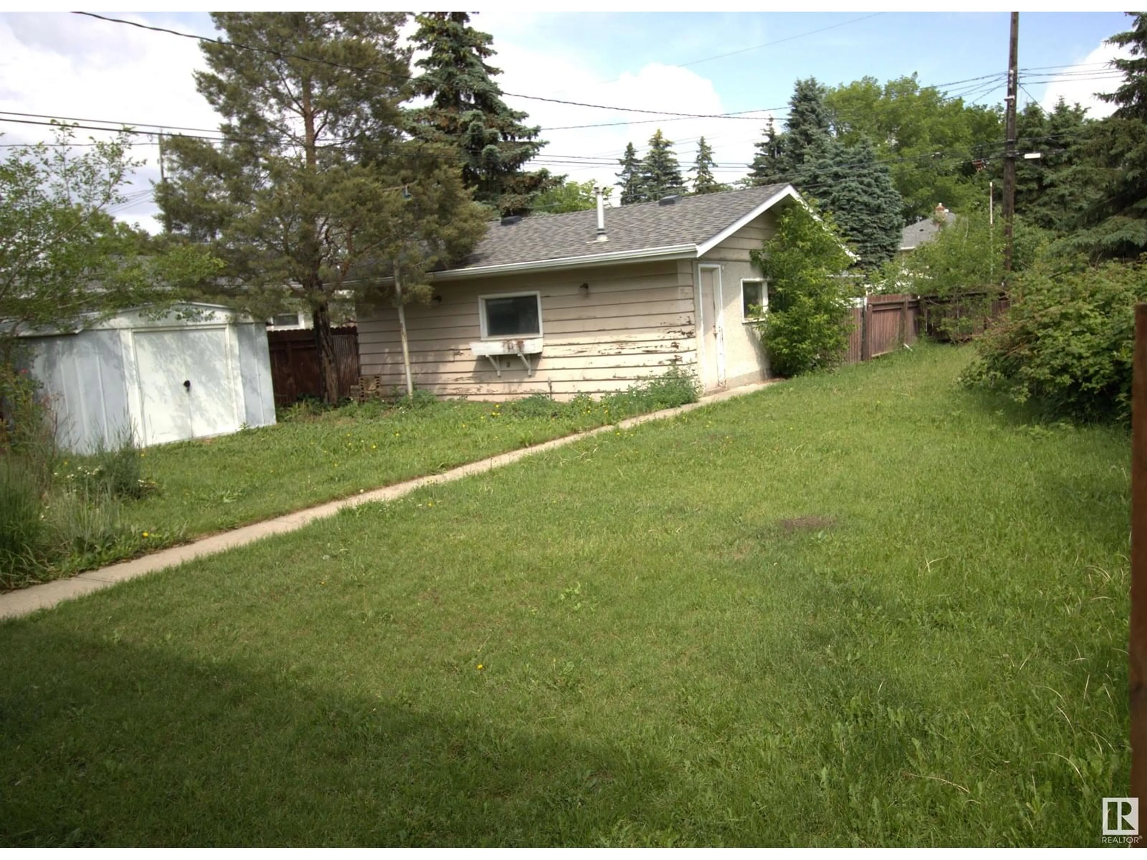 A pic from outside/outdoor area/front of a property/back of a property/a pic from drone, street for NW - 12411 89 ST, Edmonton Alberta T5B3X1