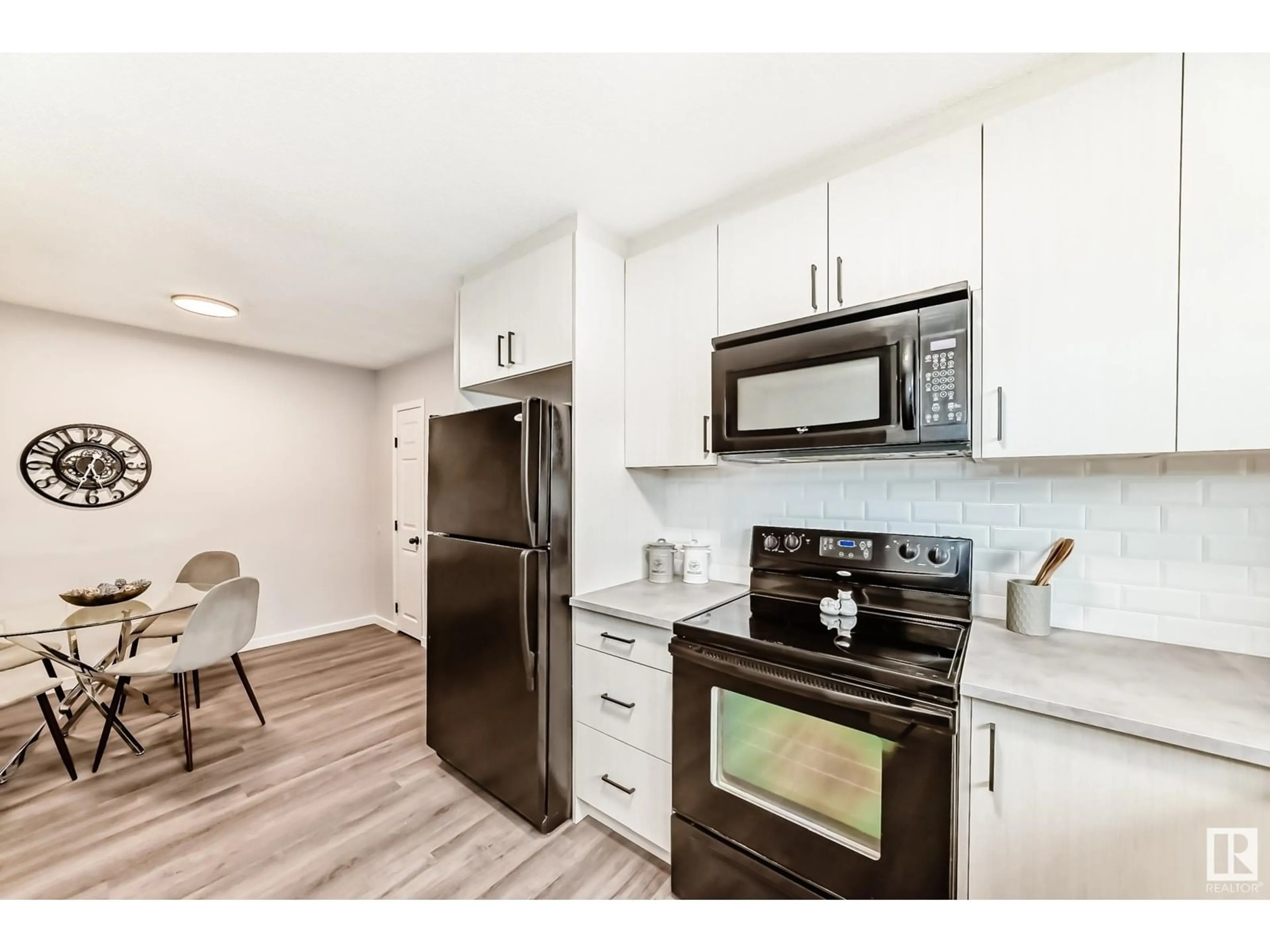 Standard kitchen, unknown for 8405 134 AV, Edmonton Alberta T5E1G4
