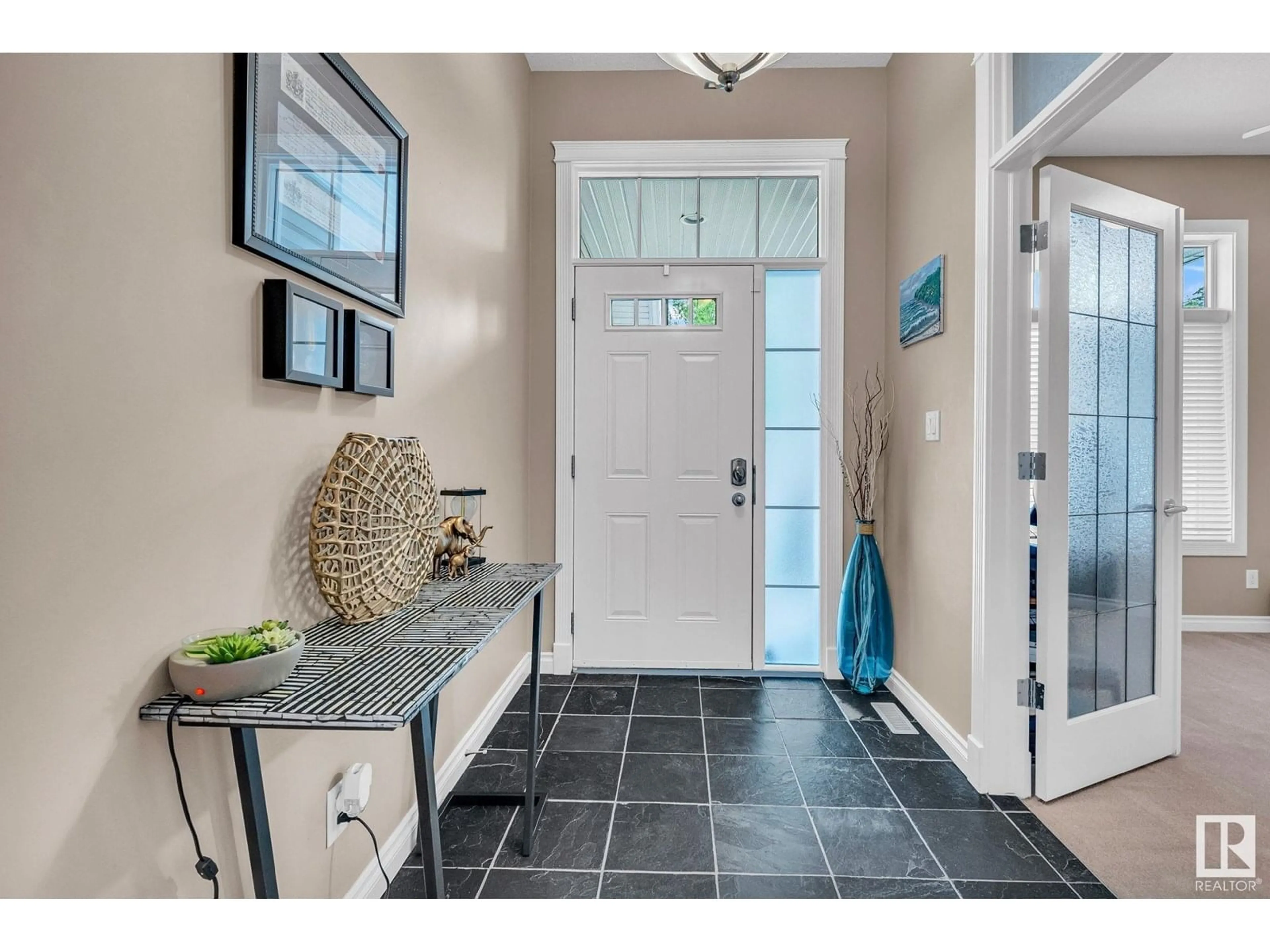 Indoor entryway for NW - 4814 209A ST, Edmonton Alberta T6M3A3