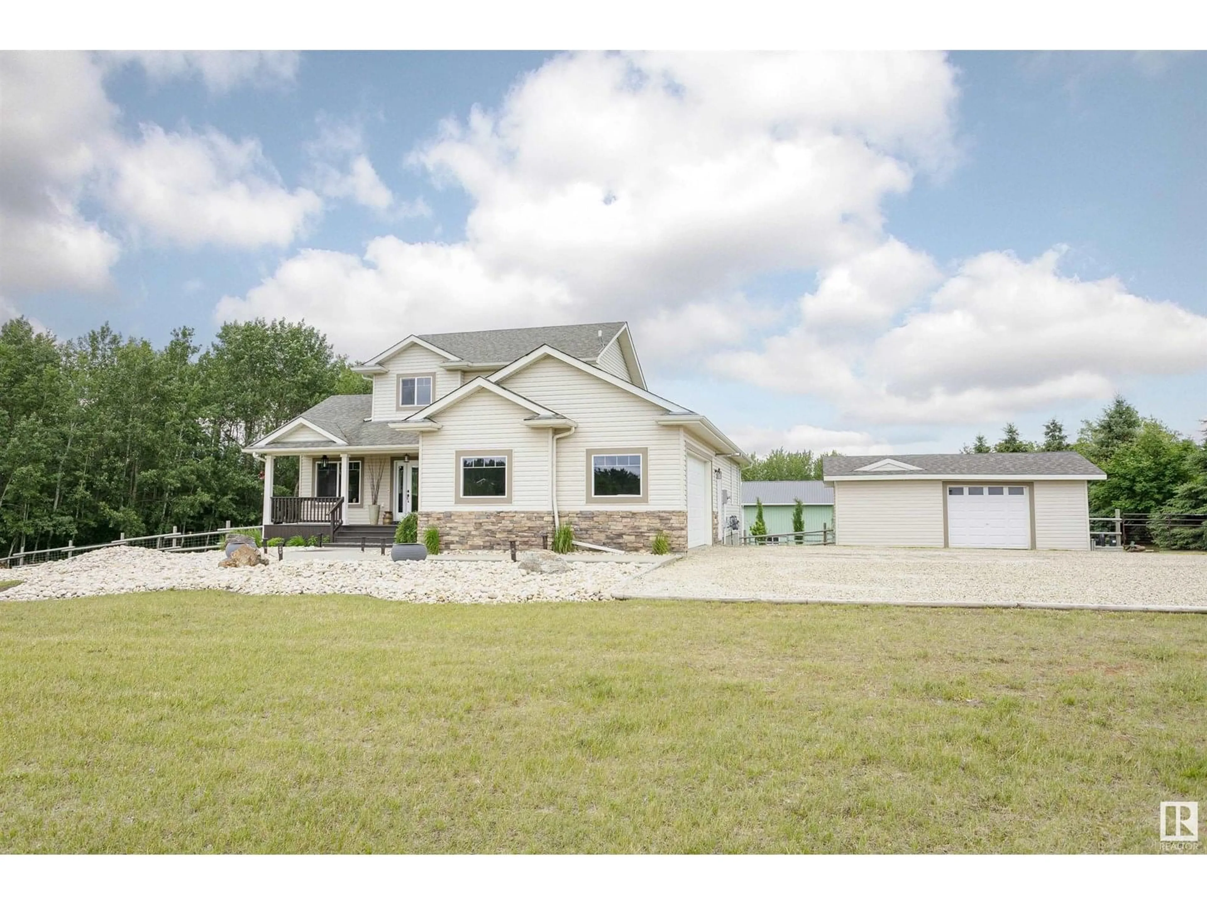 Home with vinyl exterior material, unknown for 7 RGE ROAD 15, Rural Parkland County Alberta T7Z1X4