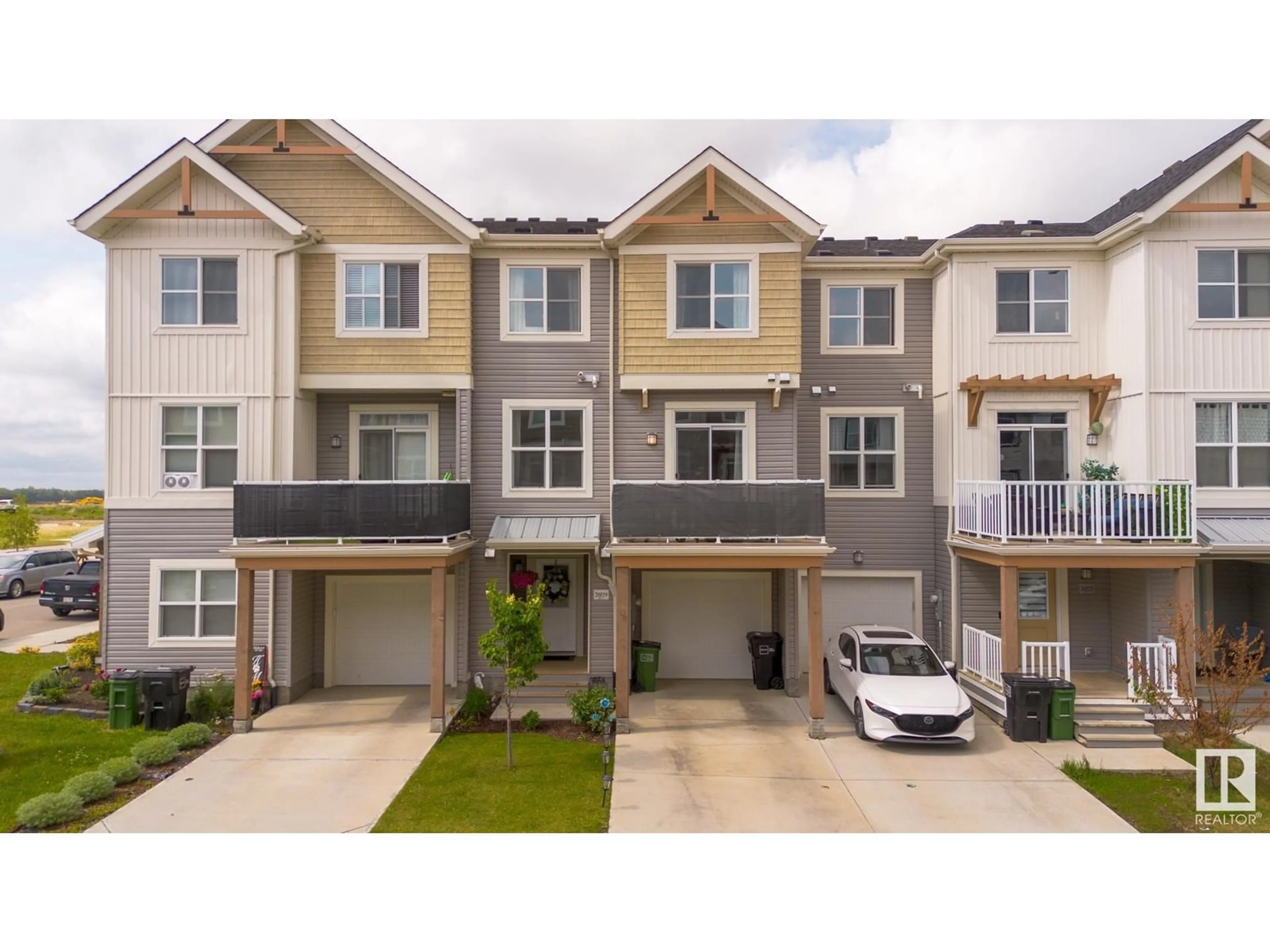 A pic from outside/outdoor area/front of a property/back of a property/a pic from drone, street for 20019 19 AV, Edmonton Alberta T6M0X8