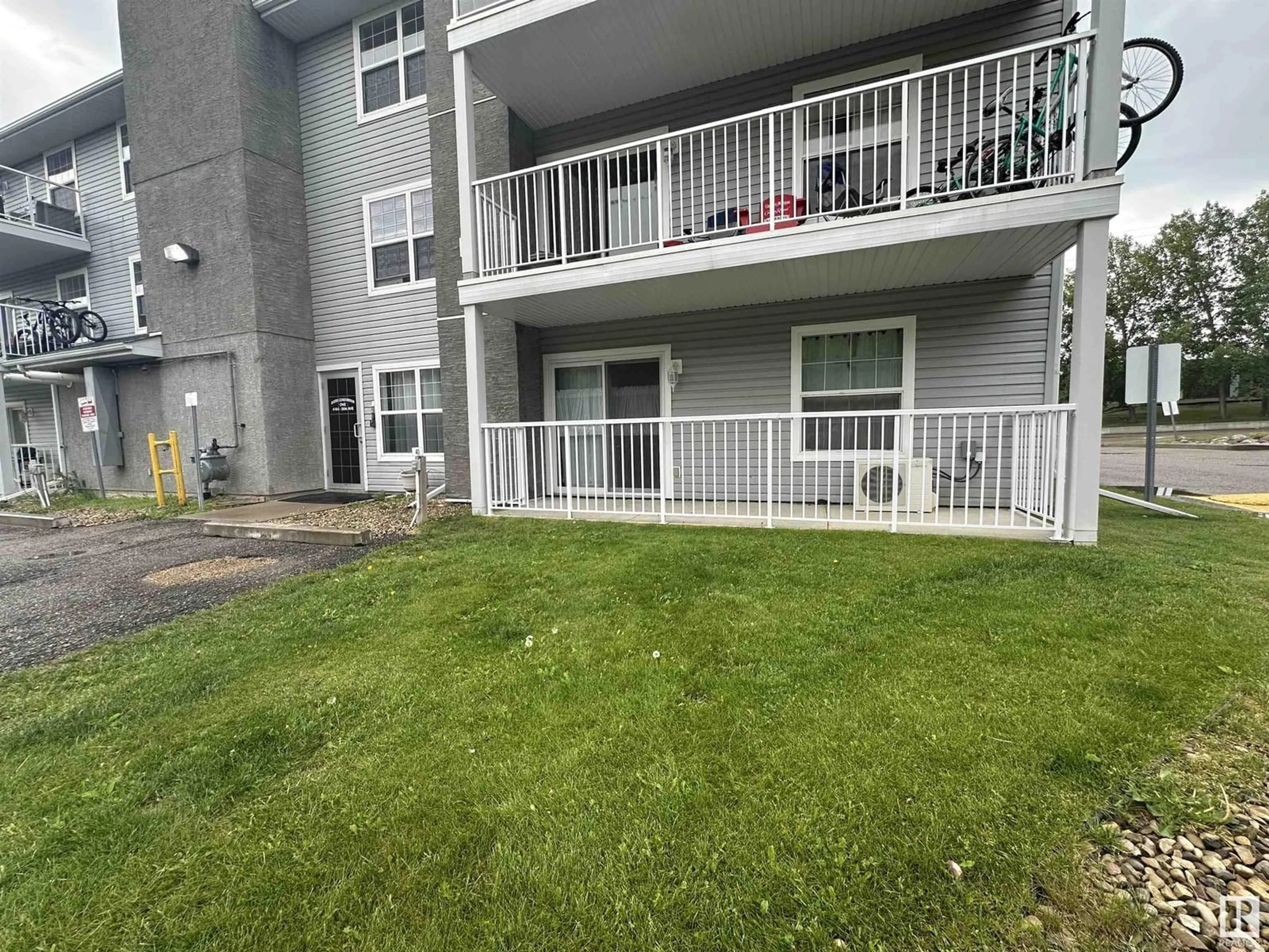 Patio, unknown for 103 - 4104 50 AVENUE, Drayton Valley Alberta T7A0A3