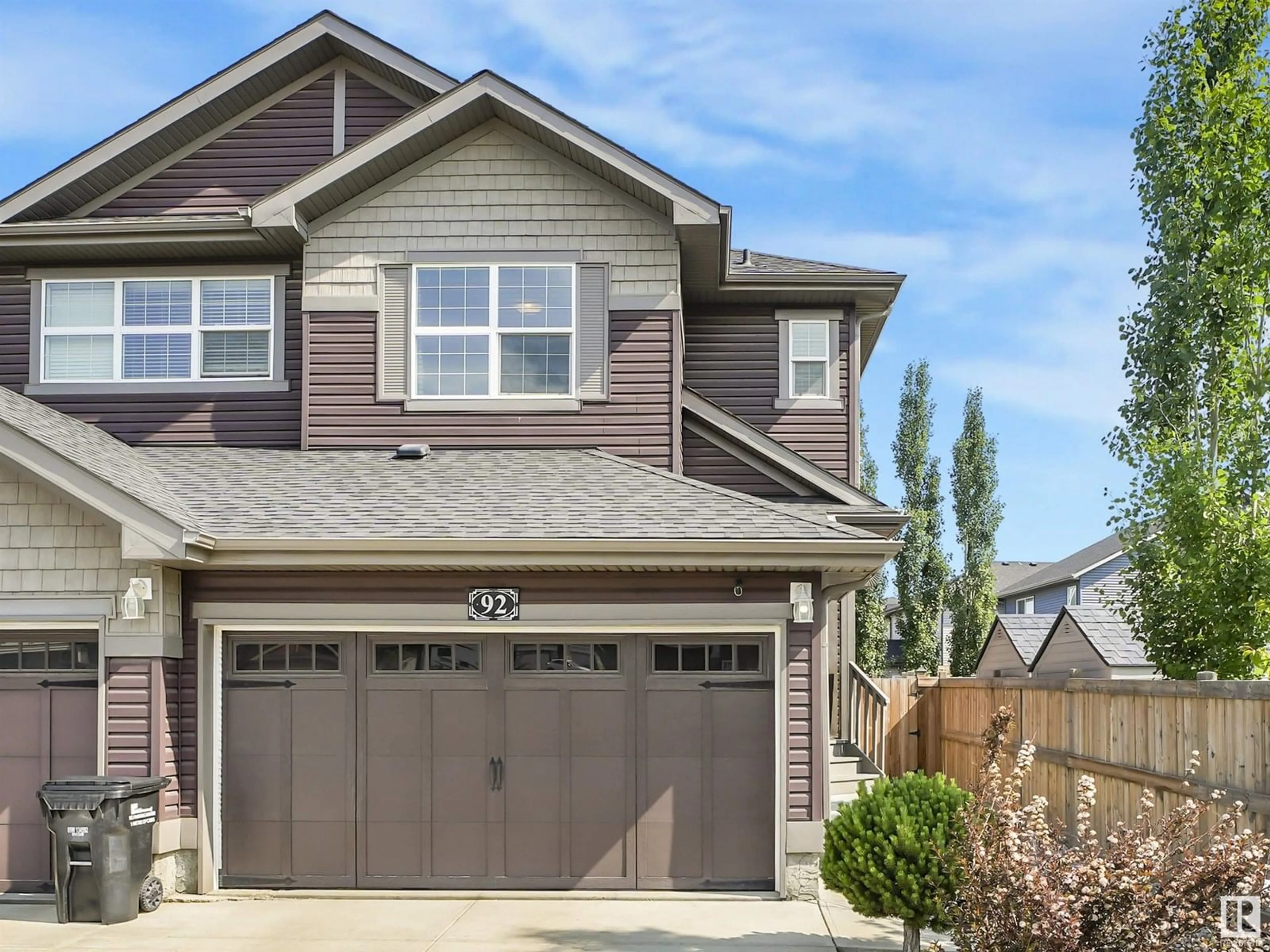 Home with vinyl exterior material, street for 92 ABBEY RD, Sherwood Park Alberta T8H0Z1