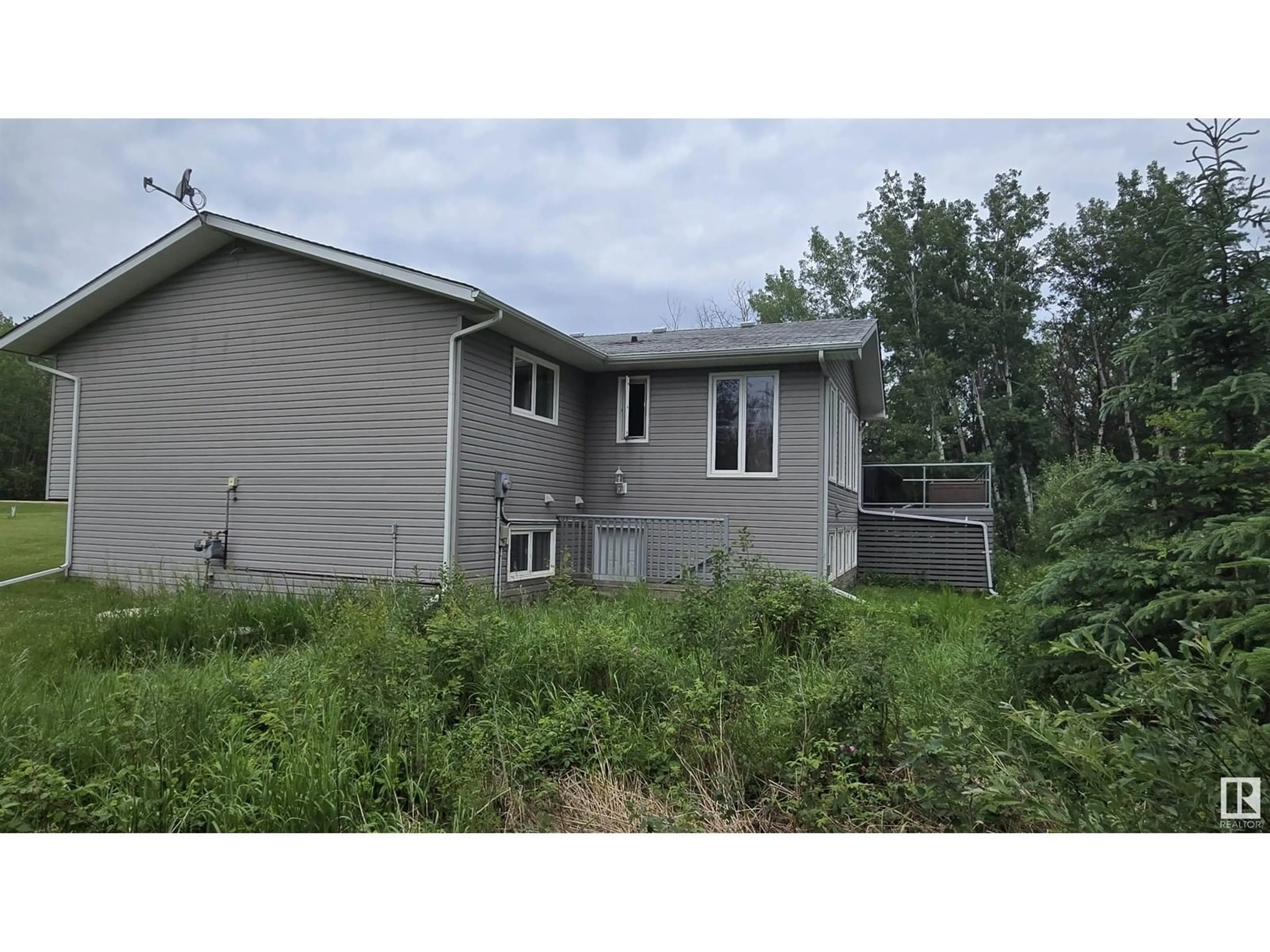 Home with vinyl exterior material, unknown for 13 - 52306 RGE ROAD 212, Rural Strathcona County Alberta T8G1C1