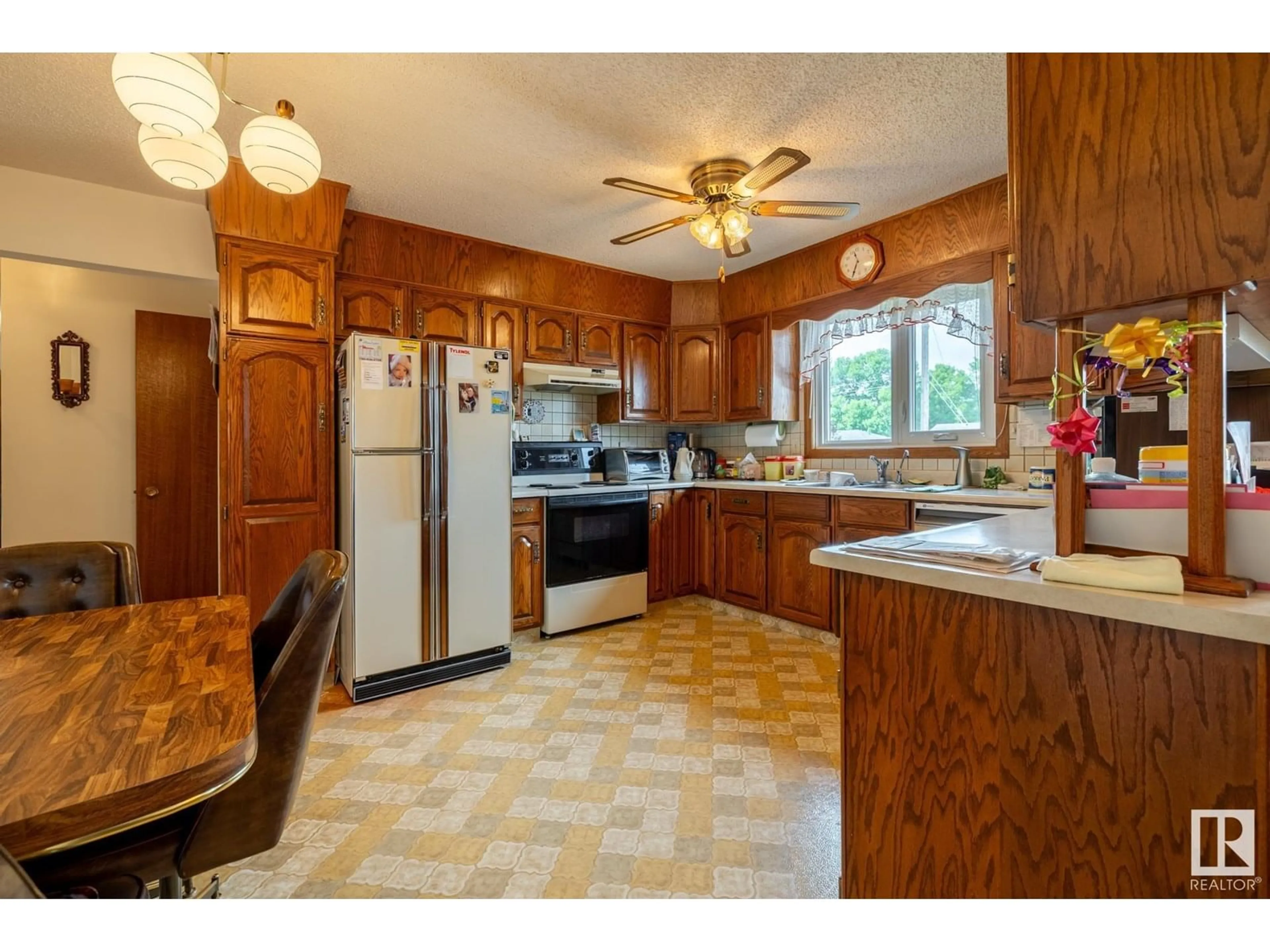 Standard kitchen, unknown for 12226 38 ST NW, Edmonton Alberta T5W2J3