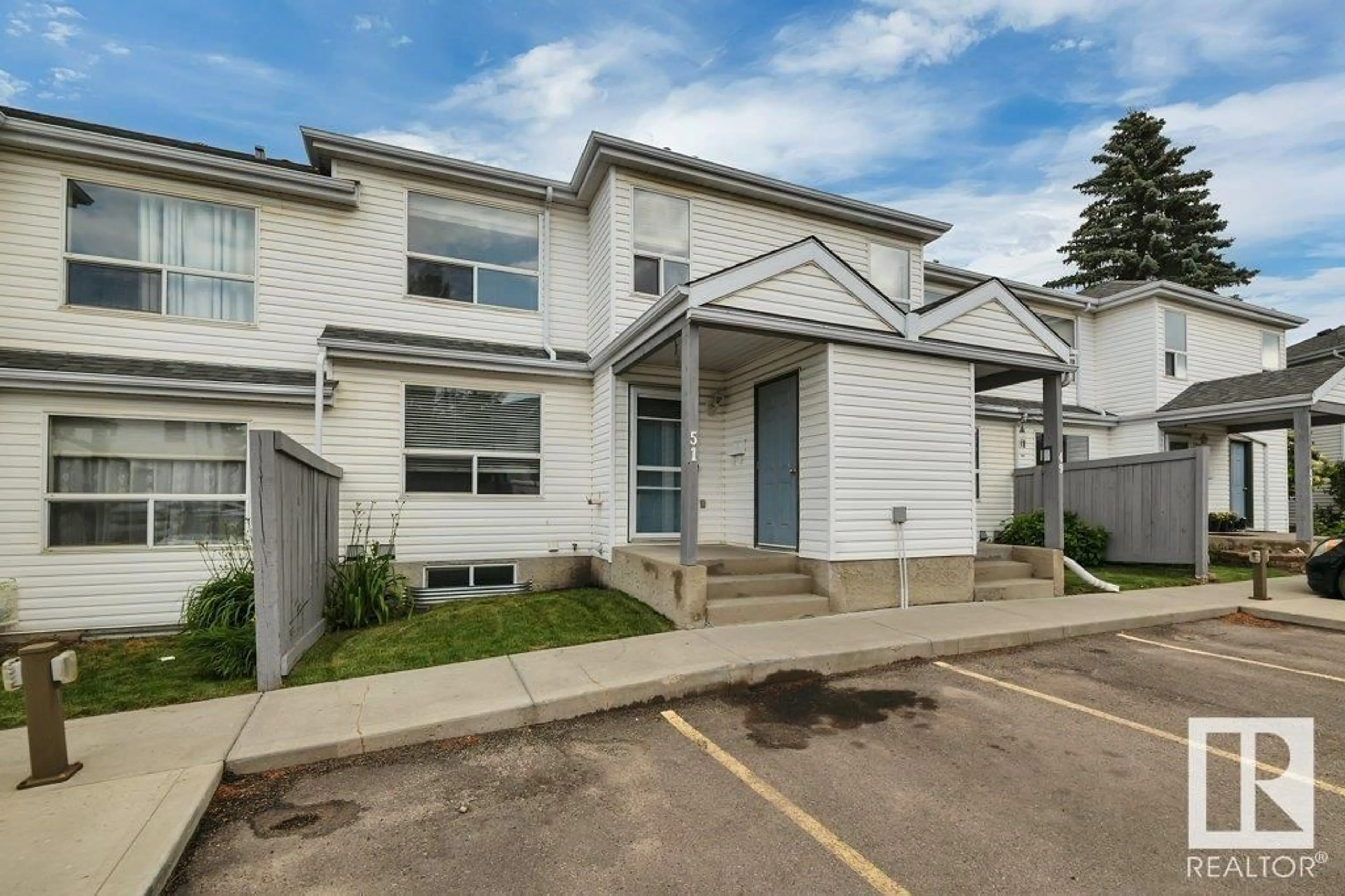 A pic from outside/outdoor area/front of a property/back of a property/a pic from drone, street for 603 - 51 YOUVILLE E NW, Edmonton Alberta T6L6V8