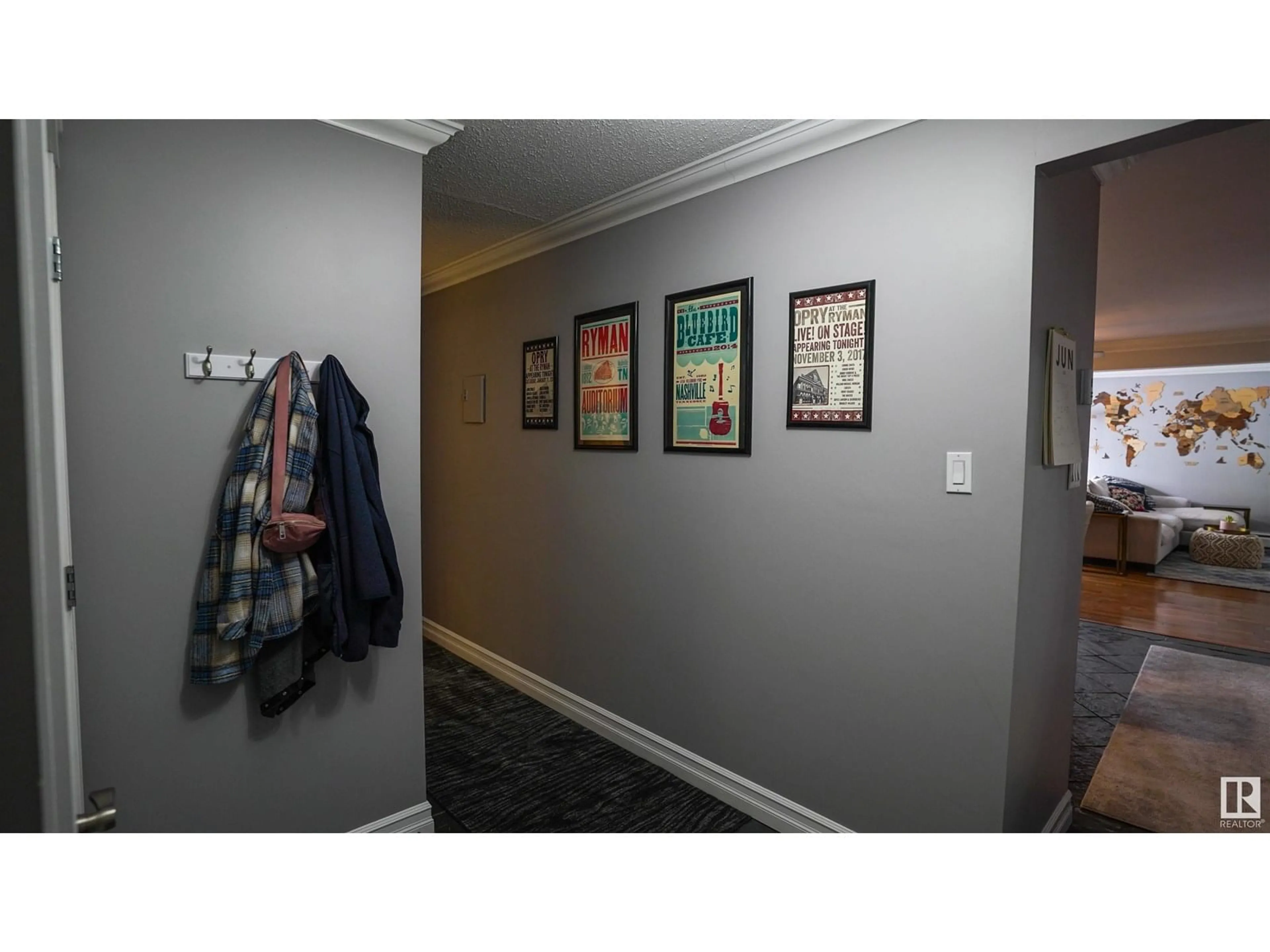 Indoor entryway for 404 - 10165 113 ST NW, Edmonton Alberta T5K1P1