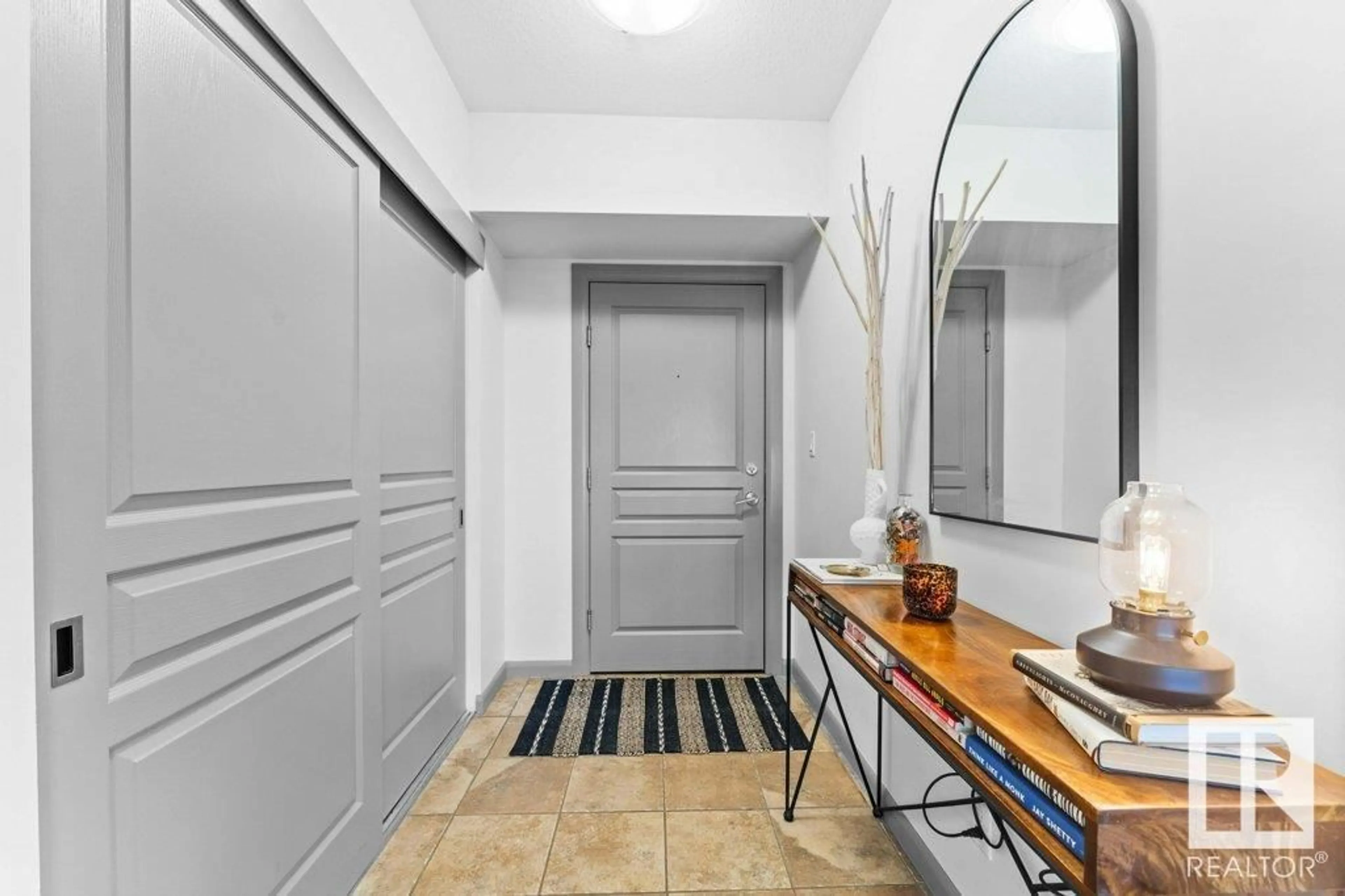 Indoor entryway for 317 - 501 PALISADES WY, Sherwood Park Alberta T8H0H8