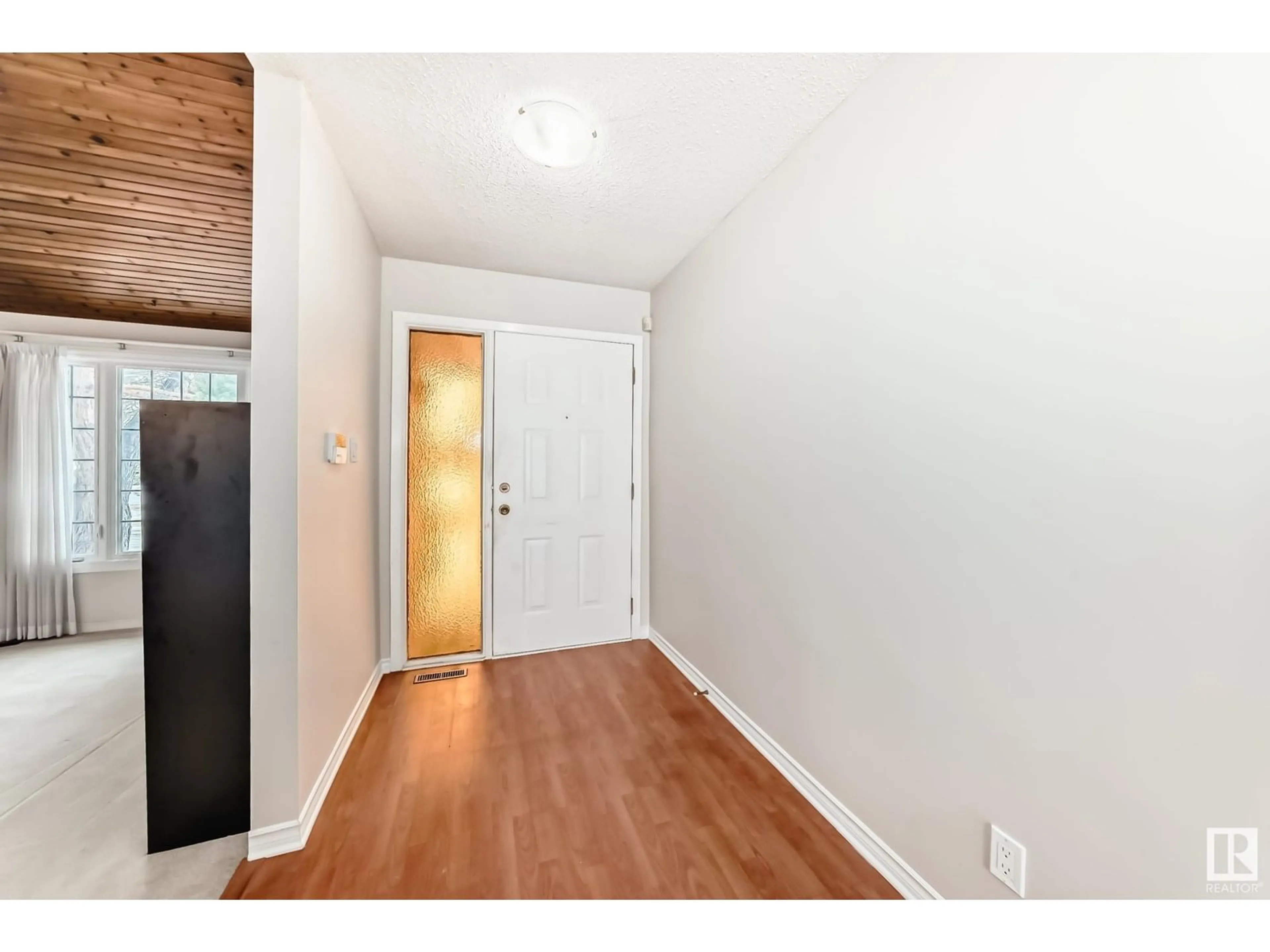 Indoor entryway for NW - 2509 106A ST, Edmonton Alberta T6J4S1