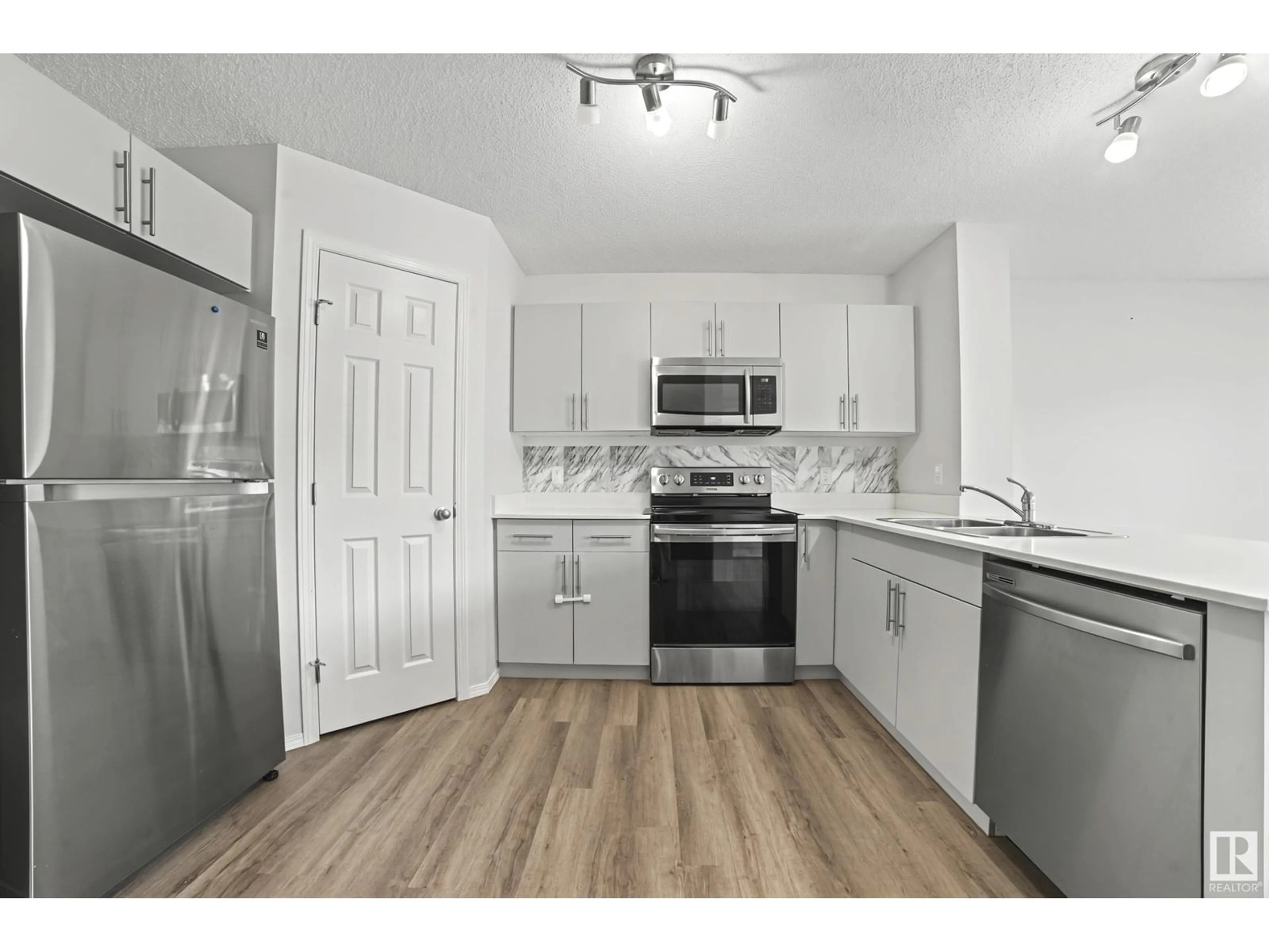 Standard kitchen, unknown for 3099 CHECKNITA WY, Edmonton Alberta T6W4E9
