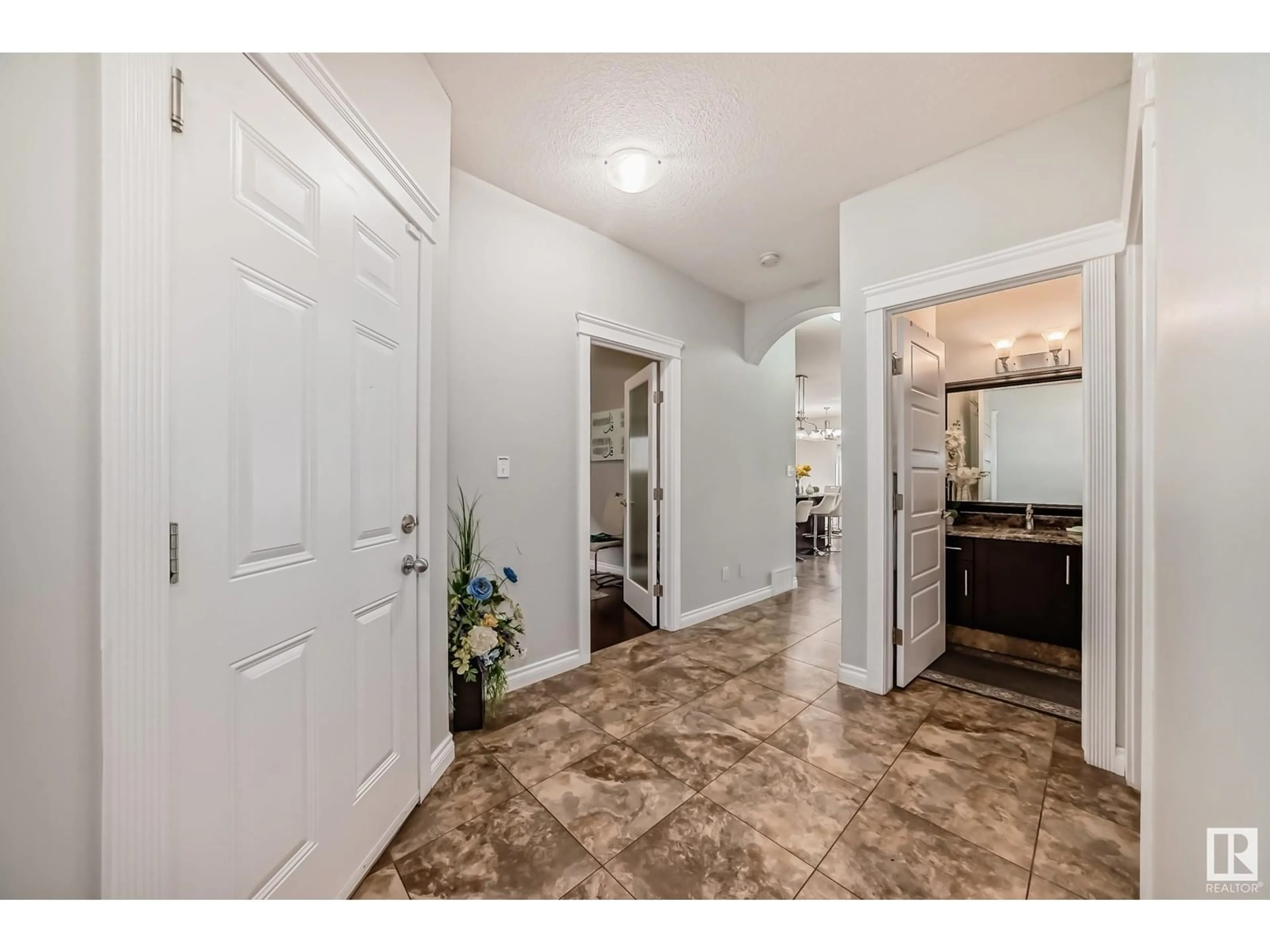 Indoor entryway for 16911 54 ST, Edmonton Alberta T5Y0R2