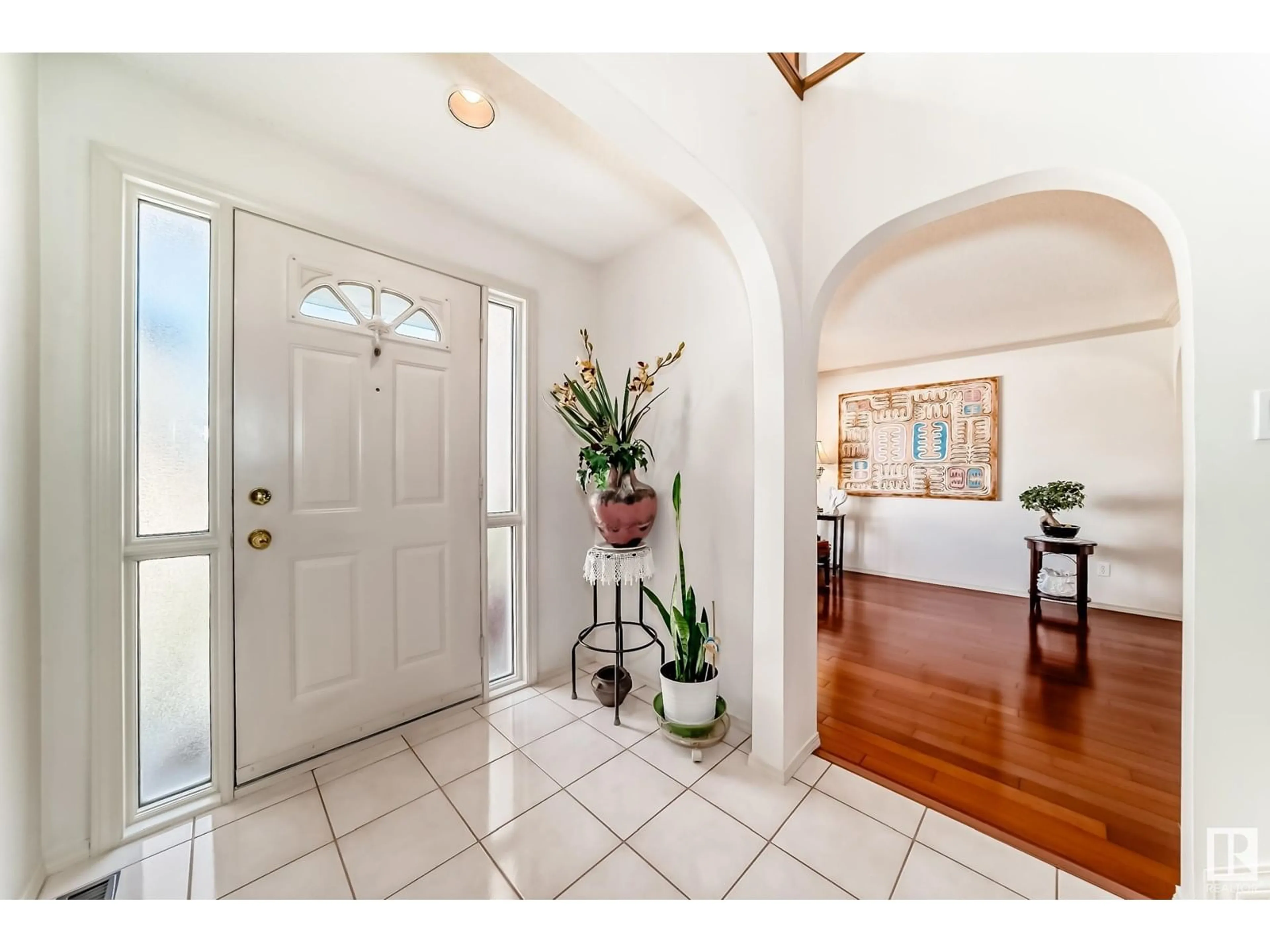 Indoor entryway for 15512 132 ST NW, Edmonton Alberta T6V1B7
