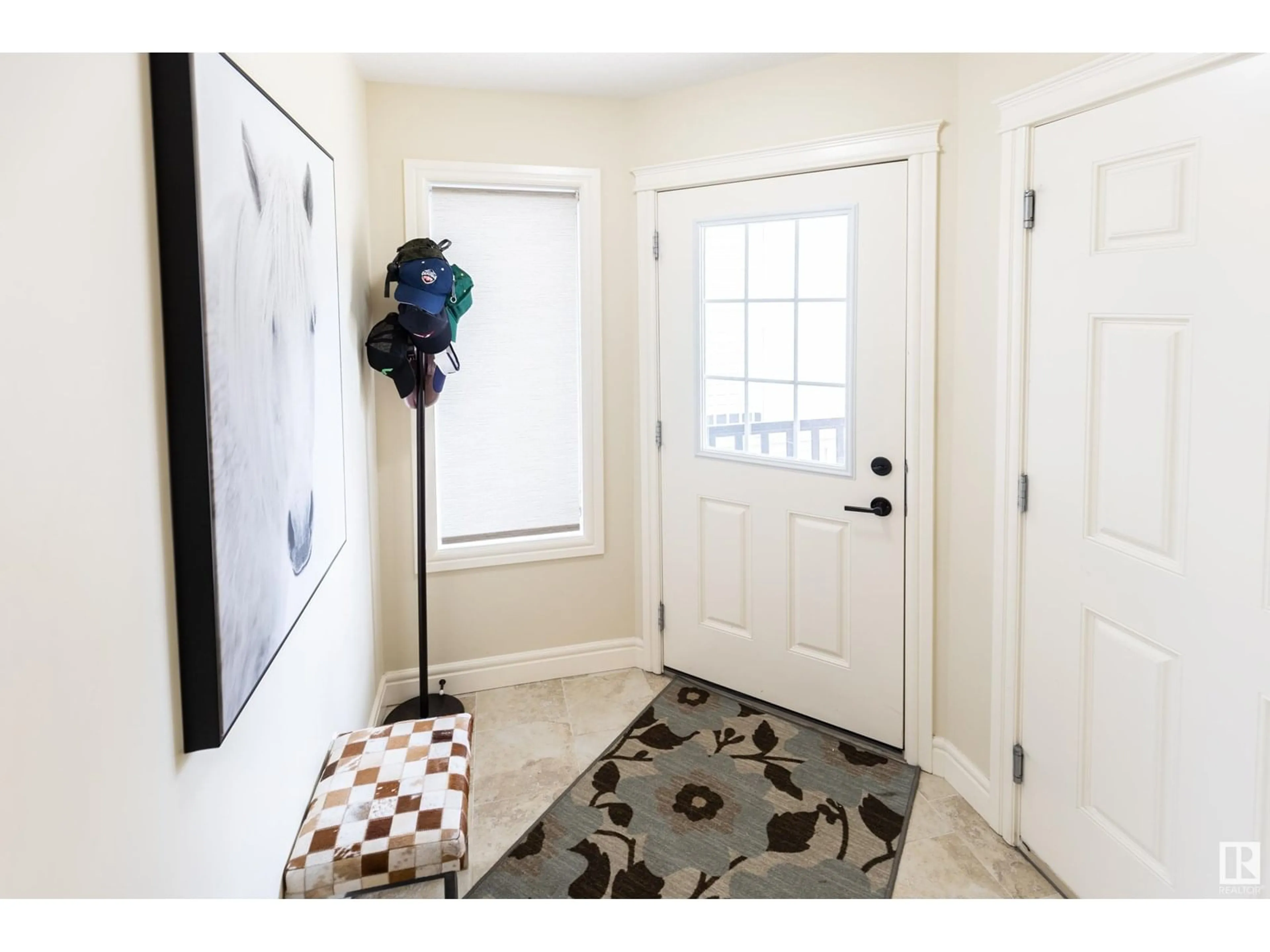 Indoor entryway for 21 - 8 AUGUSTINE CR, Sherwood Park Alberta T8H0X4