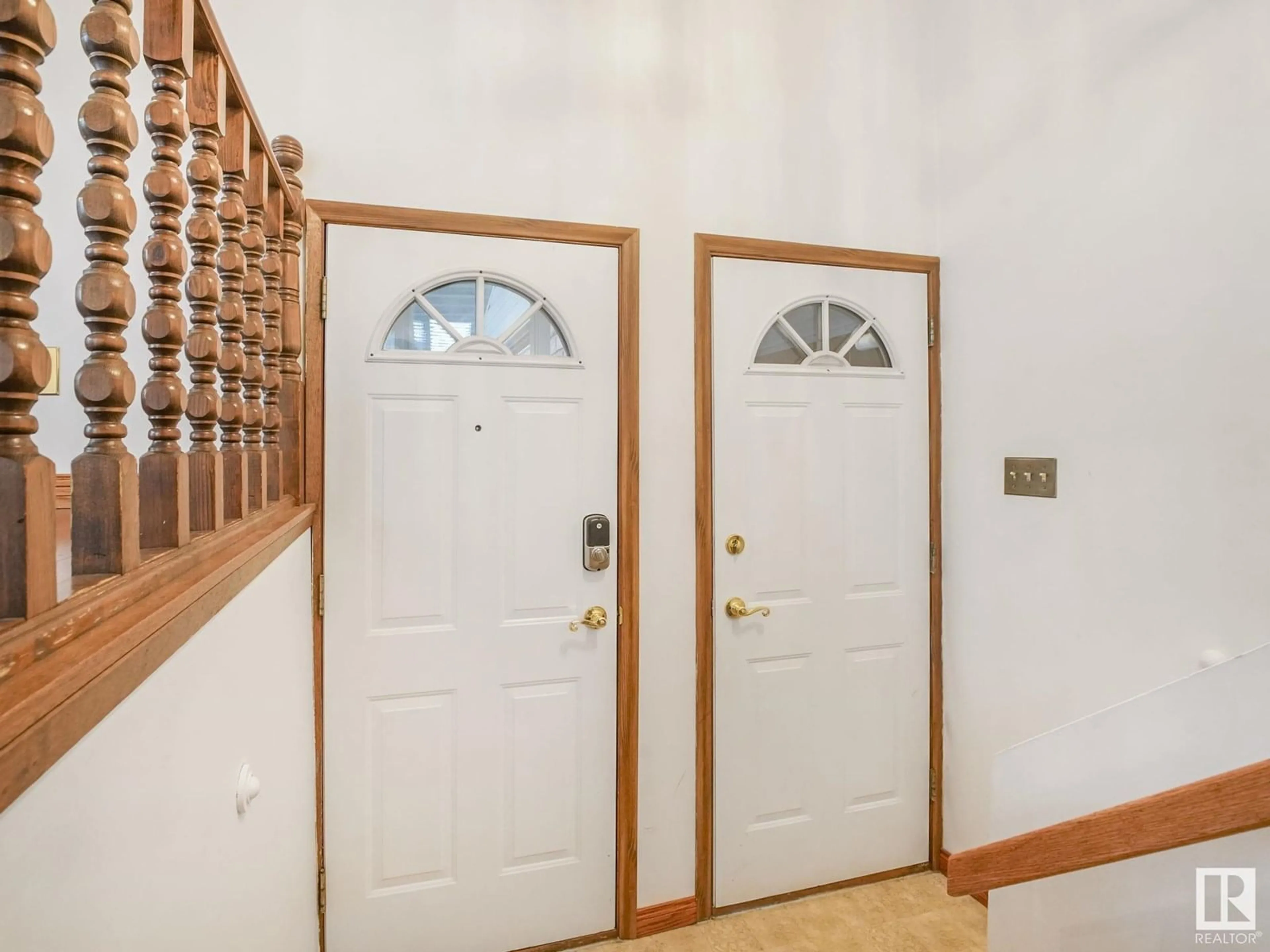 Indoor entryway for NW - 16512 109 ST, Edmonton Alberta T5X1W9